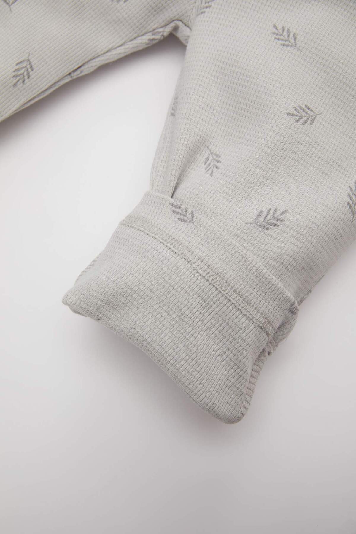 Defacto Kız Bebek Beli Lastikli Desenli Waffle Pantolon C1610A524SP fotoğrafı 3 (önizleme)