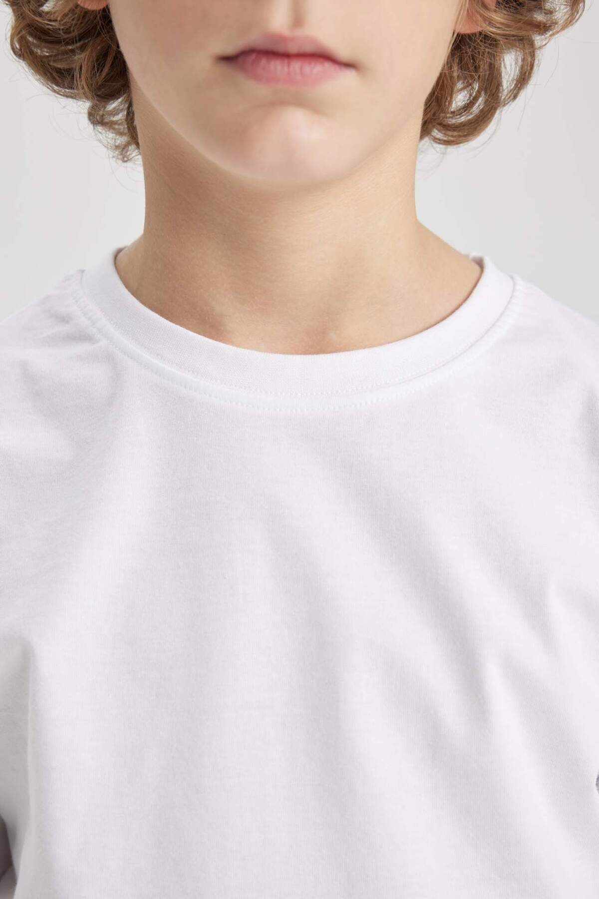 Defacto Erkek Çocuk Bisiklet Yaka Basic Düz Kısa Kollu Tişört K1687A624SM fotoğrafı 5 (önizleme)