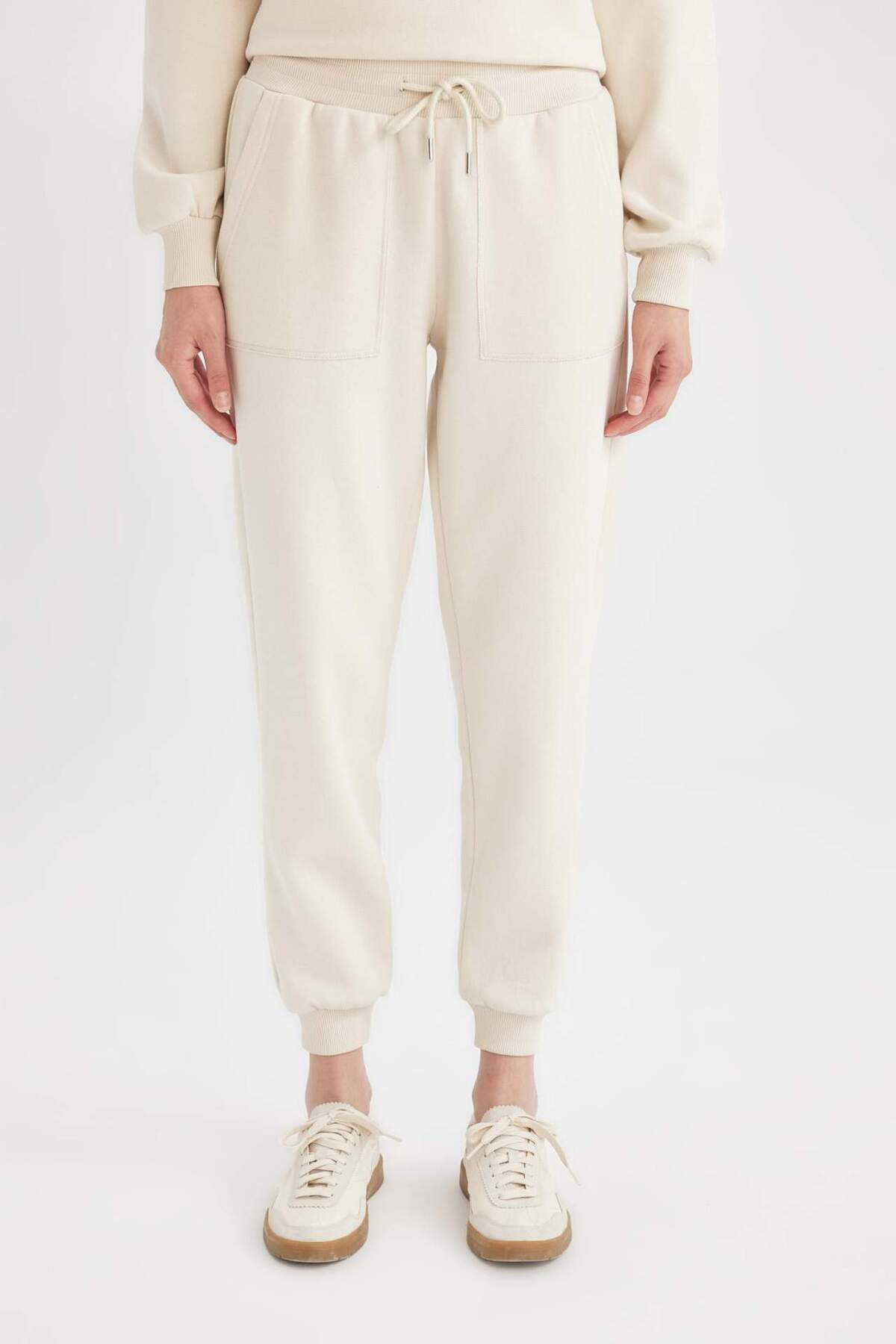 Defacto  Regular Fit Jogger Eşofman Altı Basic Düz Beli Lastikli Bağcıklı Cepli V2699AZ24SP - Görsel 5