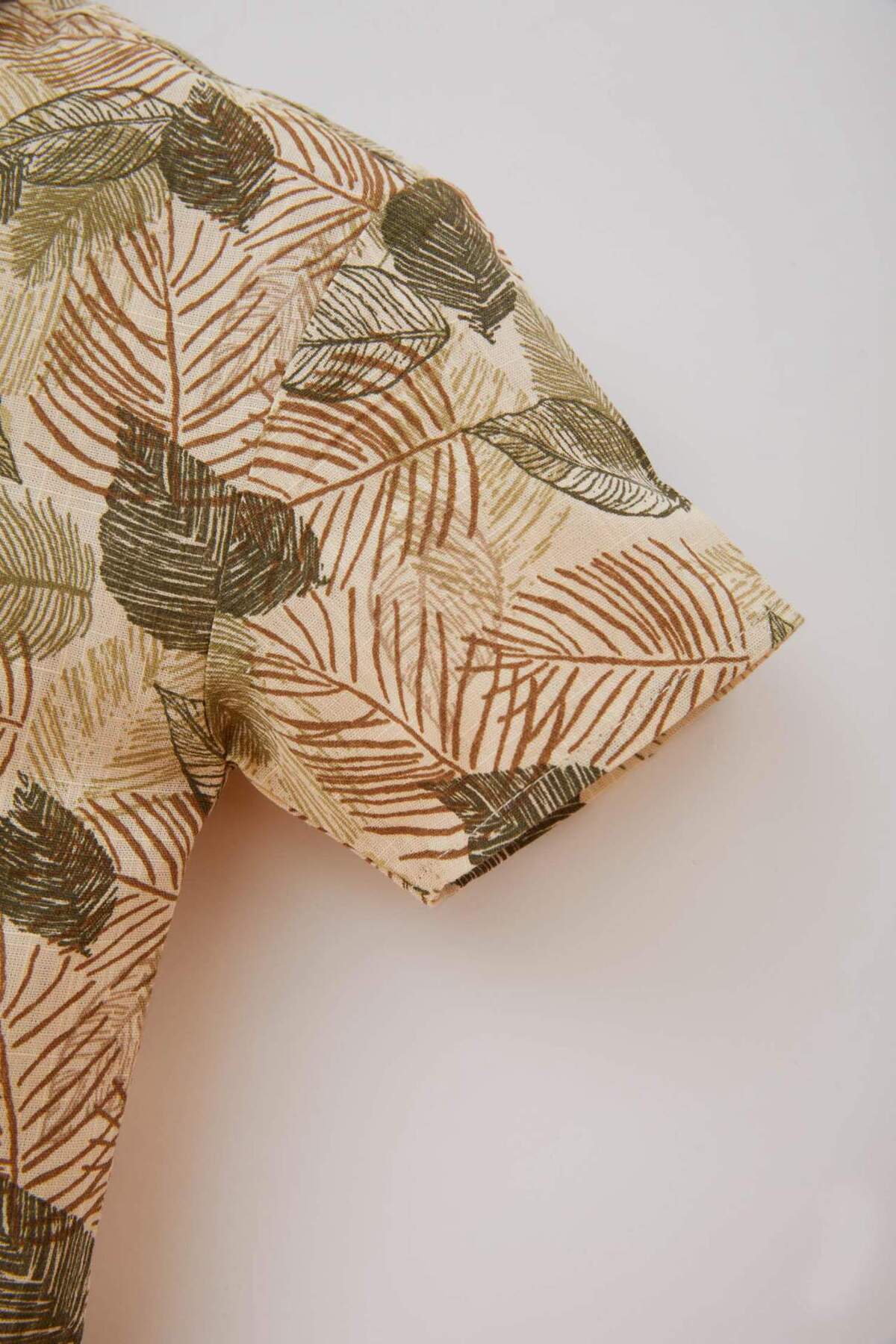 Defacto Erkek Bebek 2li Takım Tropikal Desenli Flamlı Poplin Gömlek Şort B9260A524SM fotoğrafı 4 (önizleme)