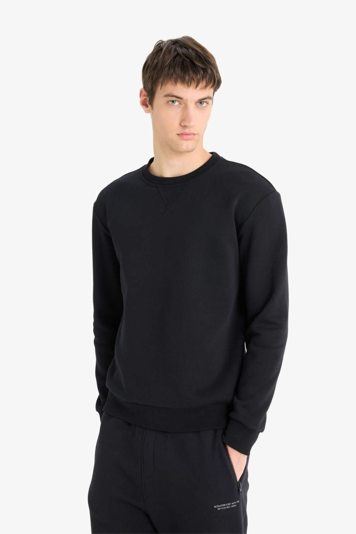 Defacto  Regular Fit Bisiklet Yaka Kalın Basic Düz Sweatshirt T3777AZ23AU - Görsel 4