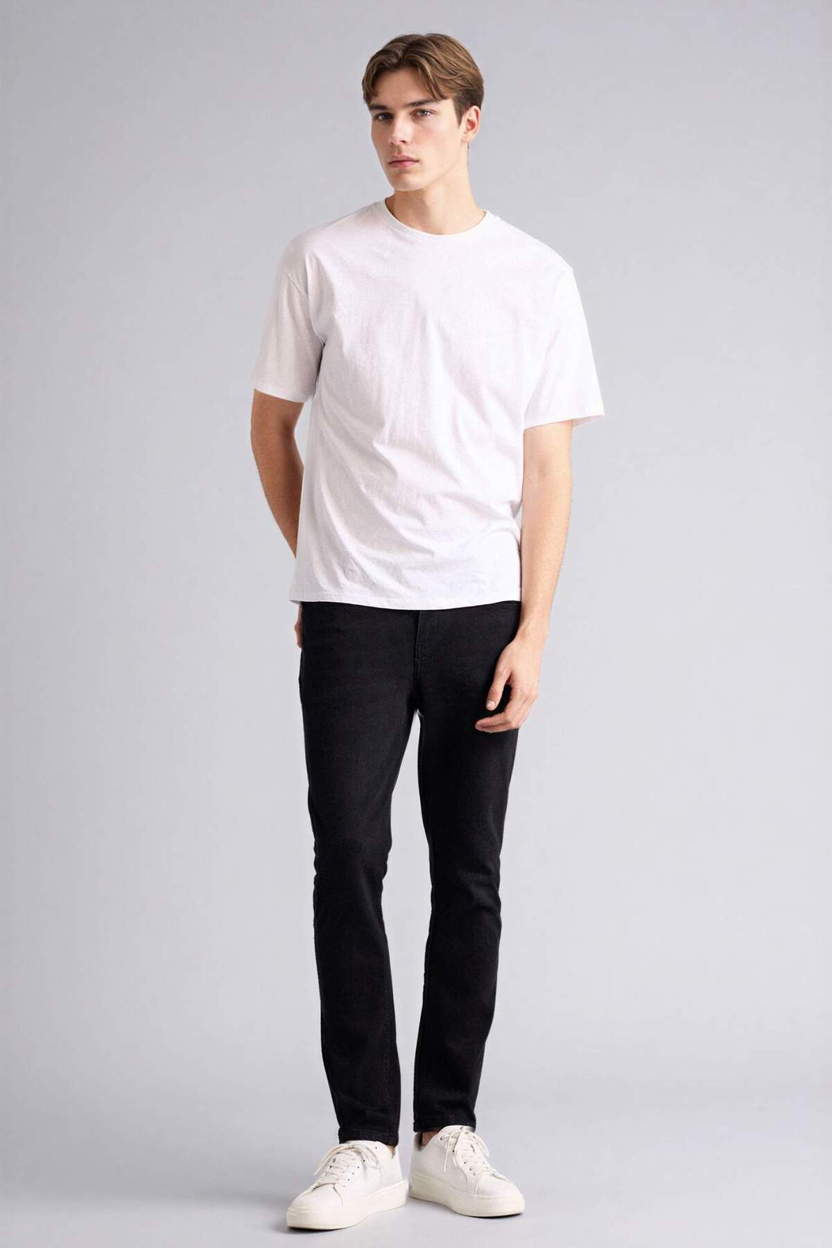 Defacto  Pedro Slim Fit Dar Kalıp Normal Bel Dar Paça Jean Pantolon R8788AZ23AU - Görsel 2