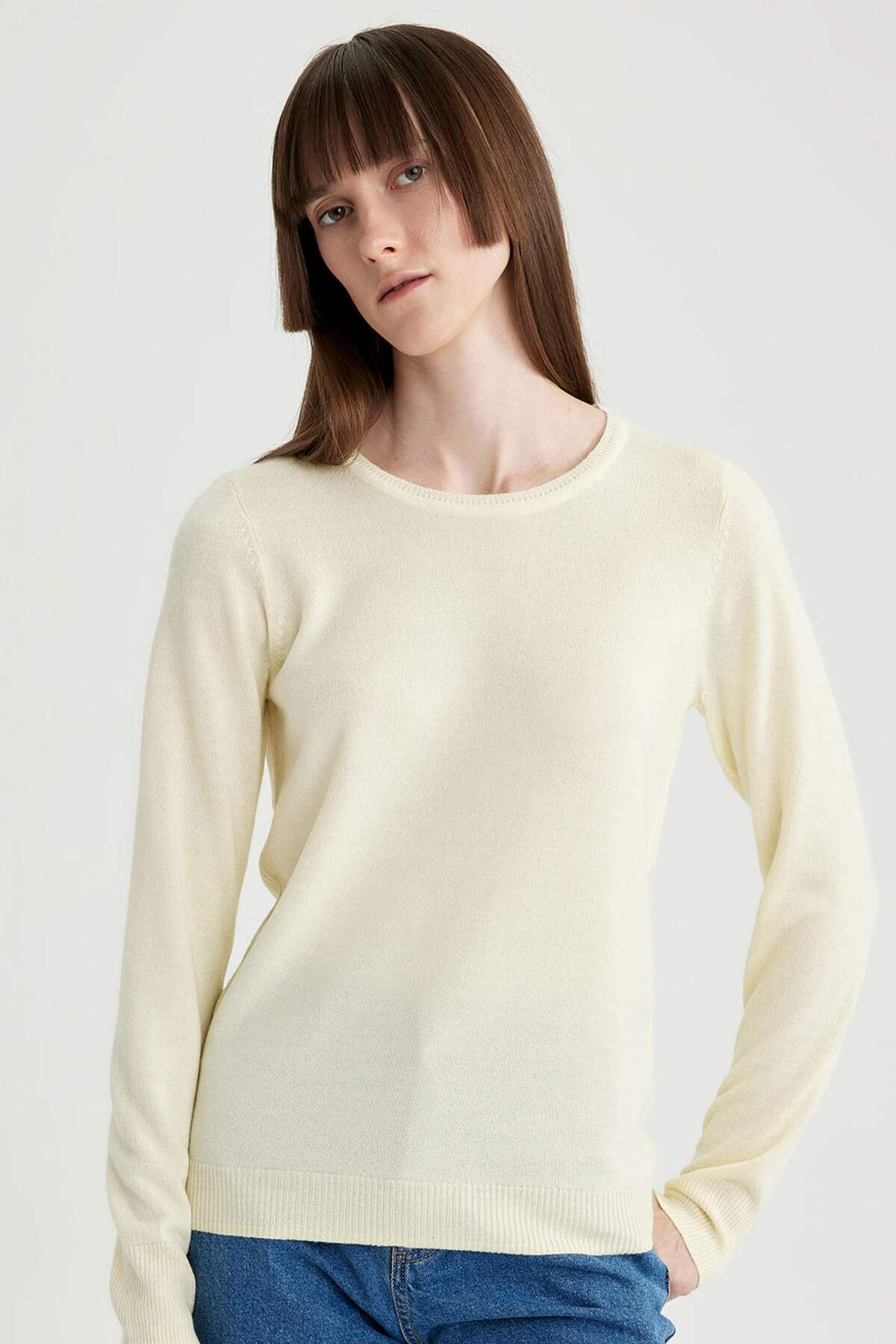 Defacto  Regular Fit Bisiklet Yaka Yumuşak Dokulu Basic Düz Triko Kazak F7091AZ23WN