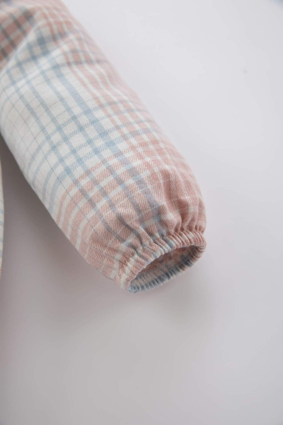 Defacto Ekose Desenli Uzun Kollu Düğmeli Flanel Elbise Kız Bebek D2559A524AU fotoğrafı 6 (önizleme)