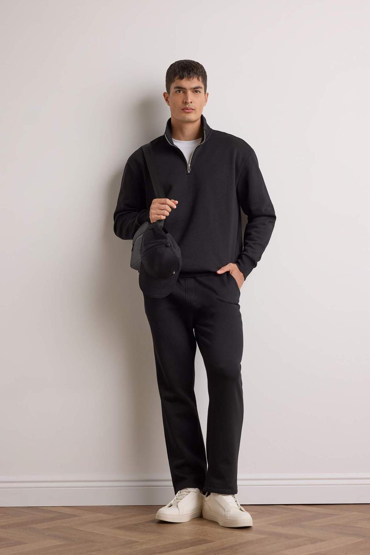 Defacto  Comfort Regular Fit Rahat Kalıp Fermuarlı Dik Yaka Basic Düz Sweatshirt X7405AZ22AU - Görsel 2