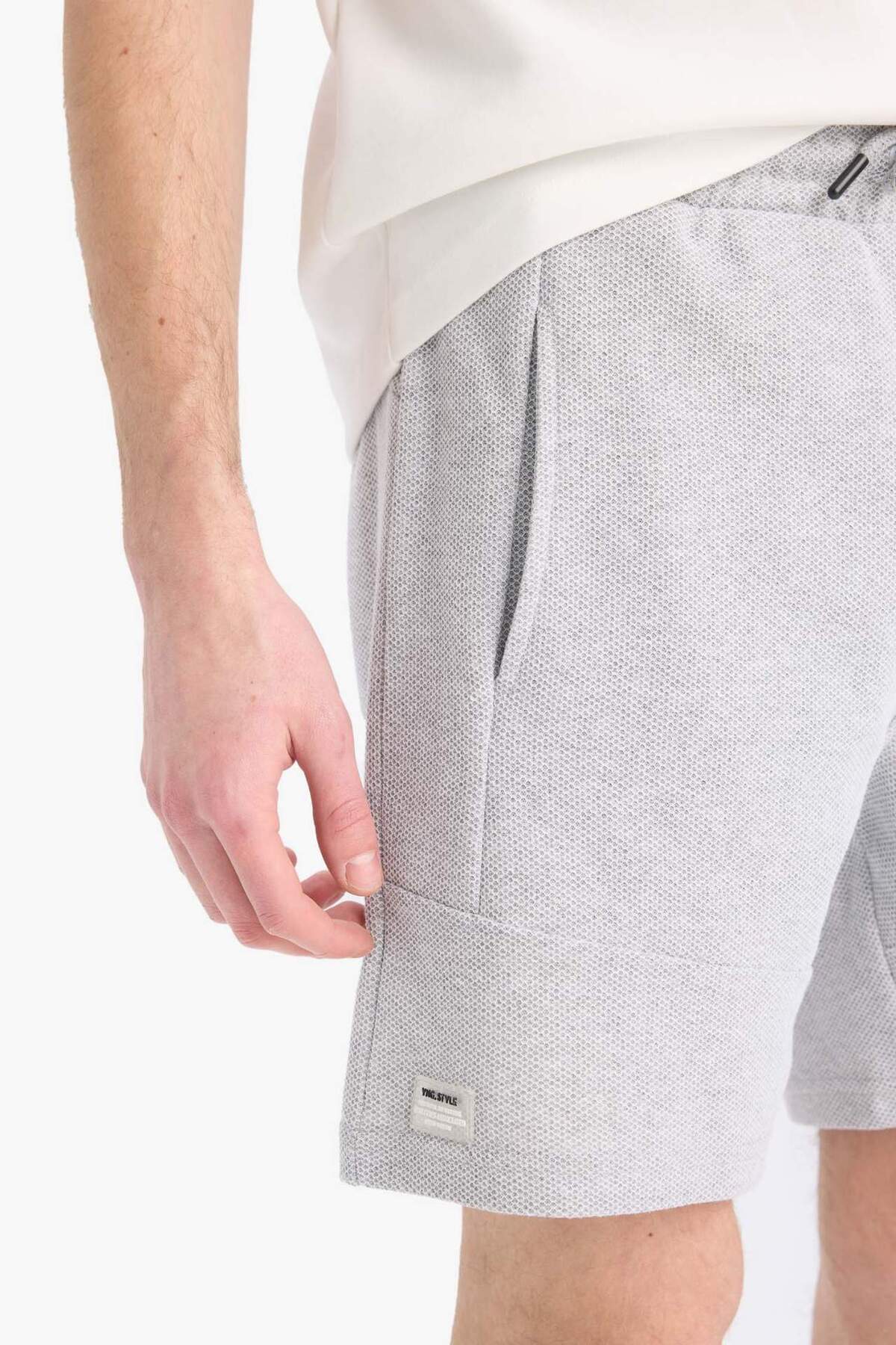 DeFacto Slim Fit Dar Paça Şort W7965AZ22SM görsel 4