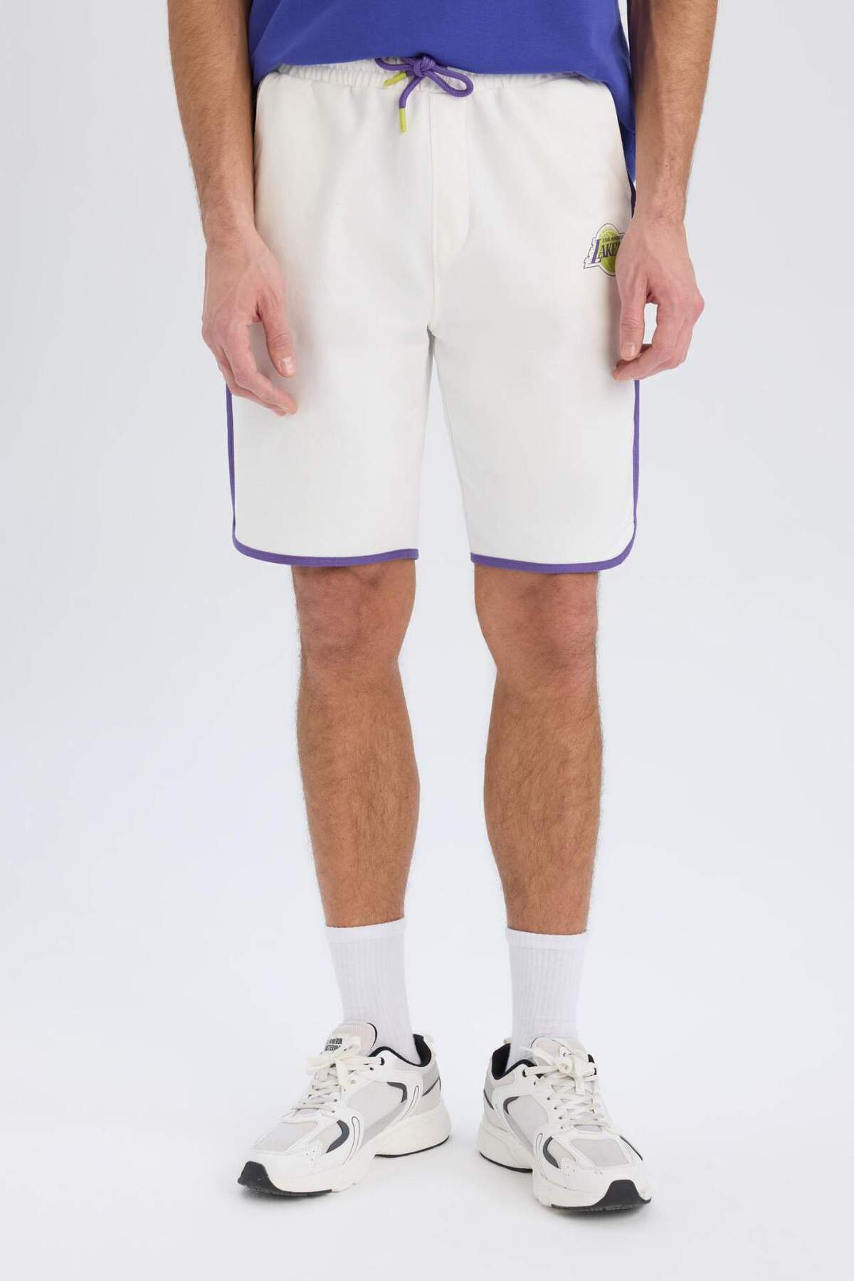 Defacto  DeFactoFit NBA Los Angeles Lakers Pamuklu Penye Şort W9811AZ22SM - Görsel 5