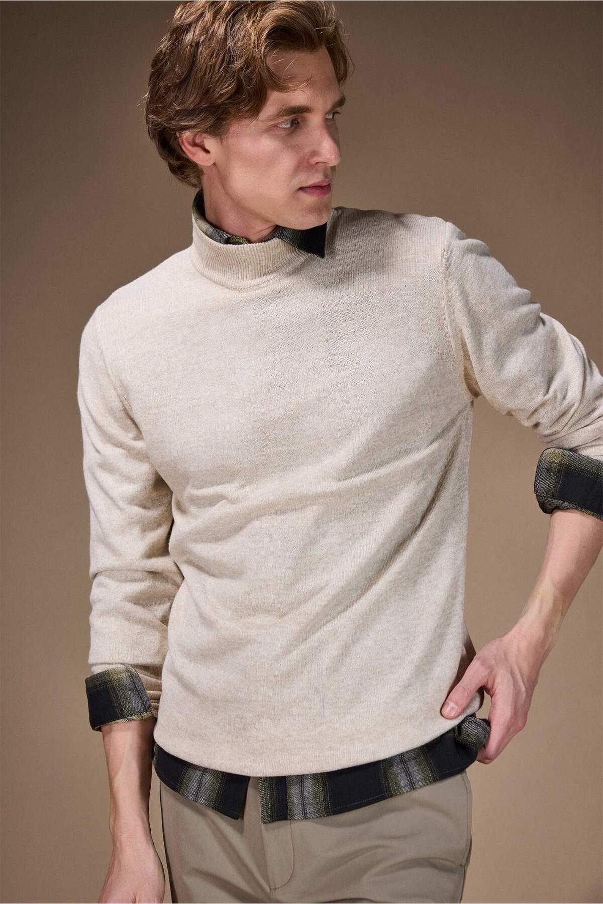 DeFacto Slim Fit Dar Kesim Yarım Balıkçı Yaka Basic Düz Triko Kazak R1127AZ21WN