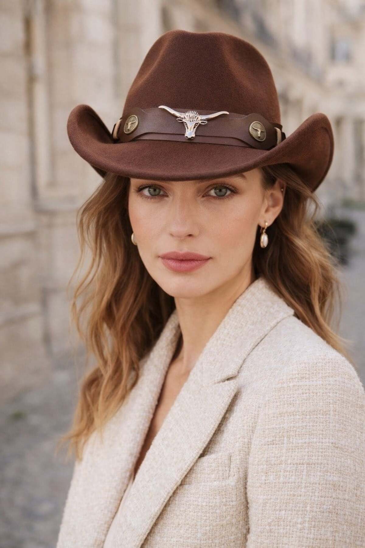 Külah Deri Şeritli Boğa Figürlü Fötr Şapka Premium Classic Western Festival Beach Rave Hat görsel 3