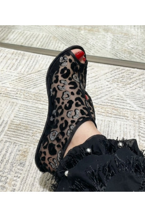 TÜLETTO MODERN VE ŞIK KADIN EV TERLİĞİ