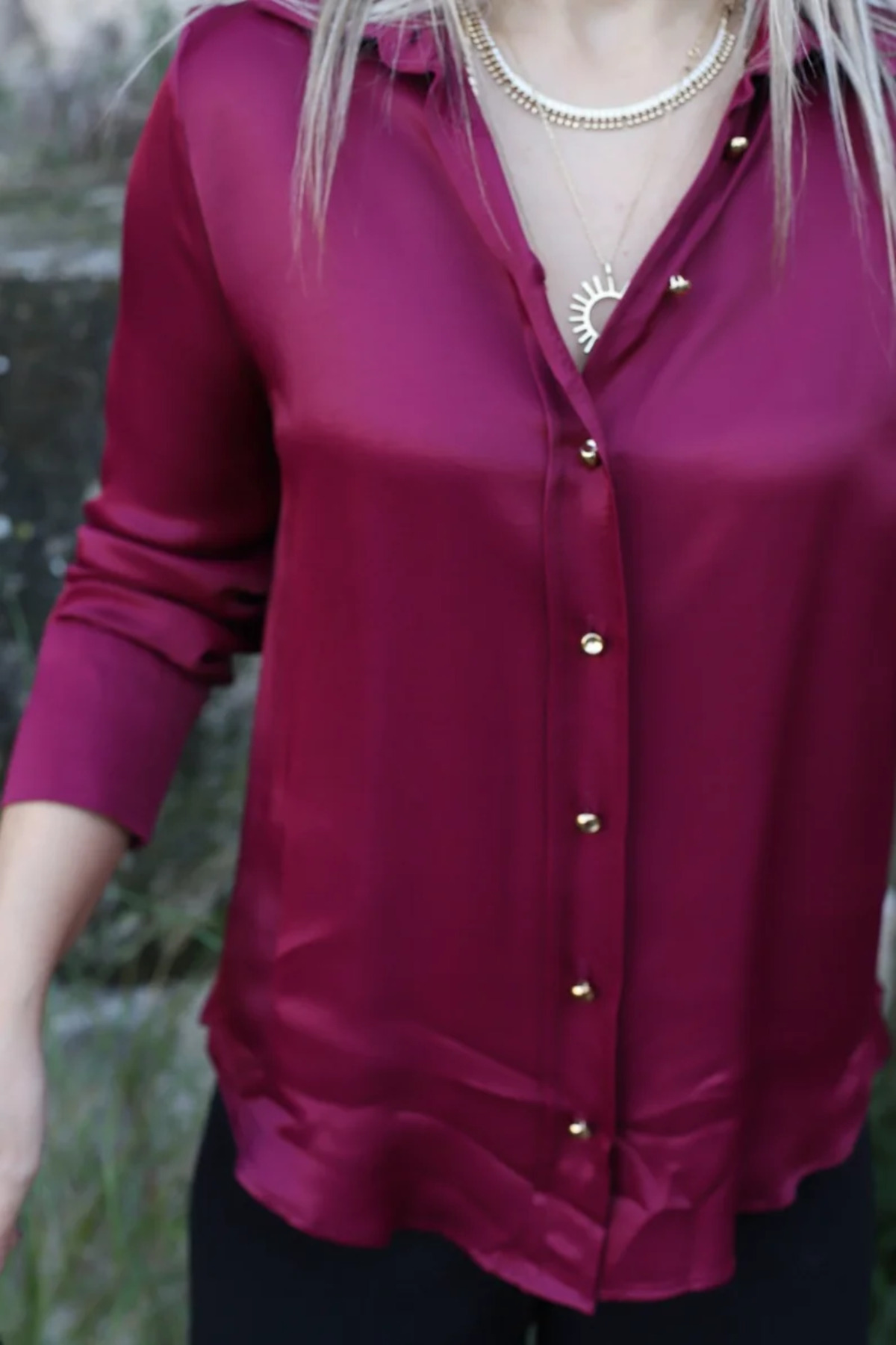 bytugcekaya  Bordo Dökümlü Saten Gold Düğmeli Gömlek - Görsel 3