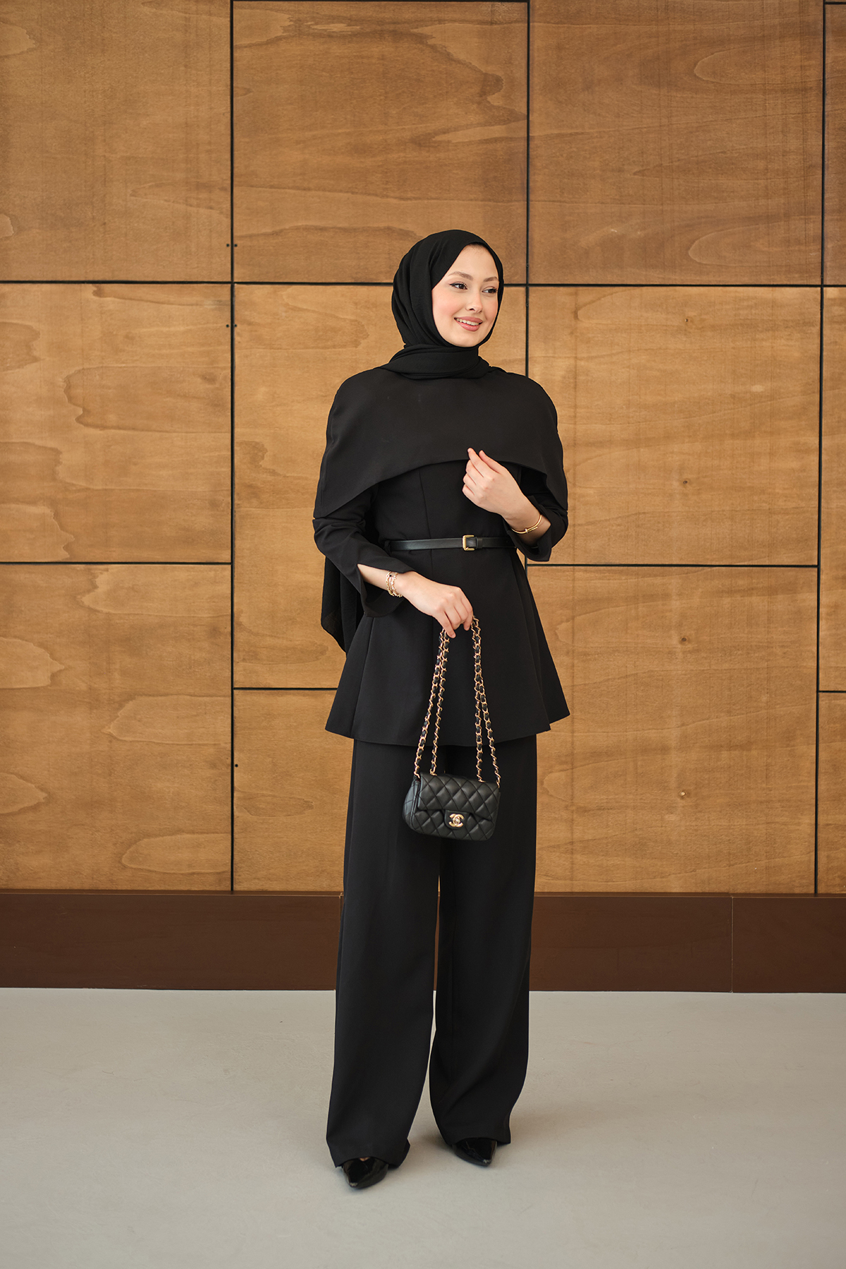 LOCCO Women's Detachable Cape Detailed Suit Set Black