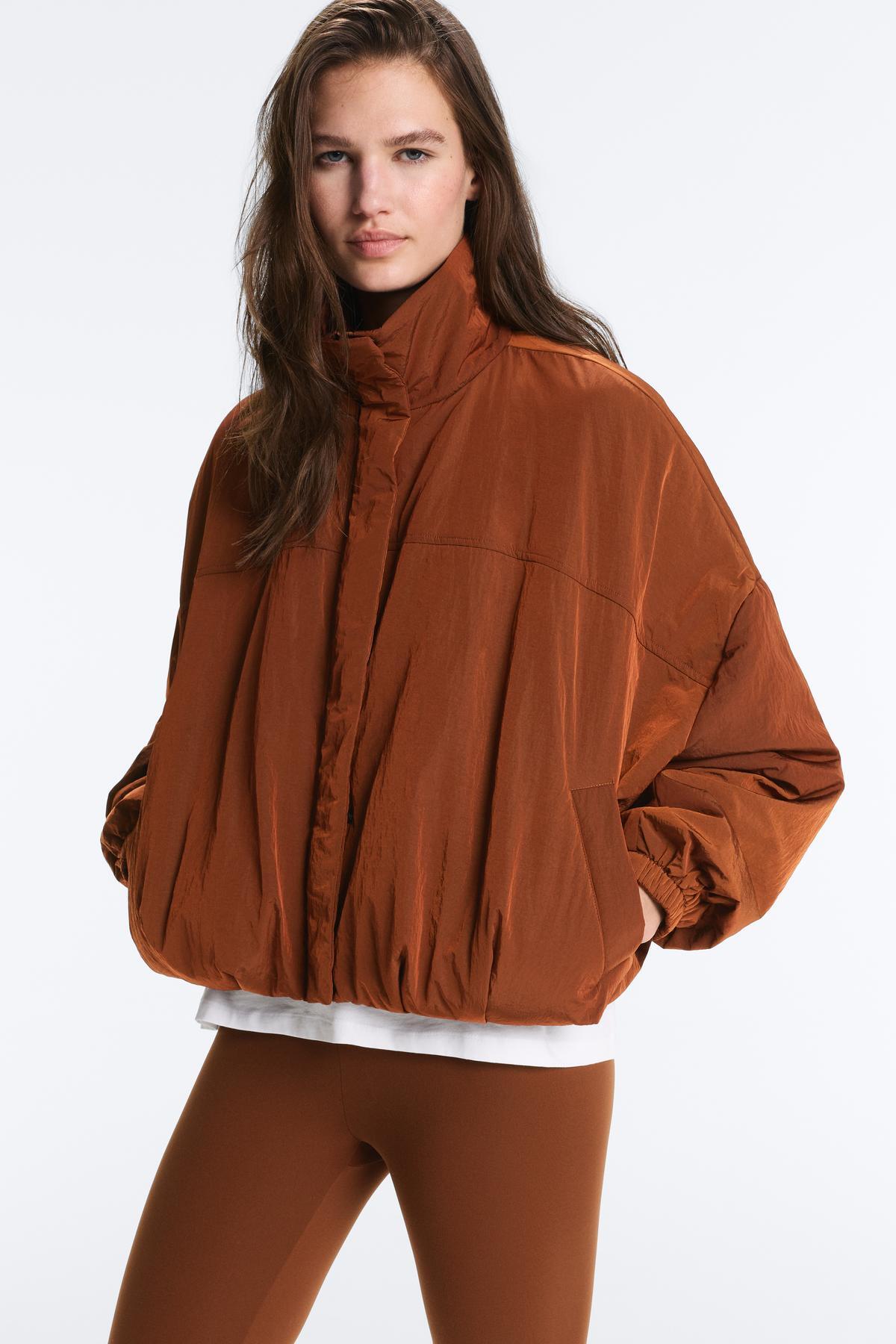Oysho  FELLEX® AEROGEL dolgulu kısa ceket - Görsel 5