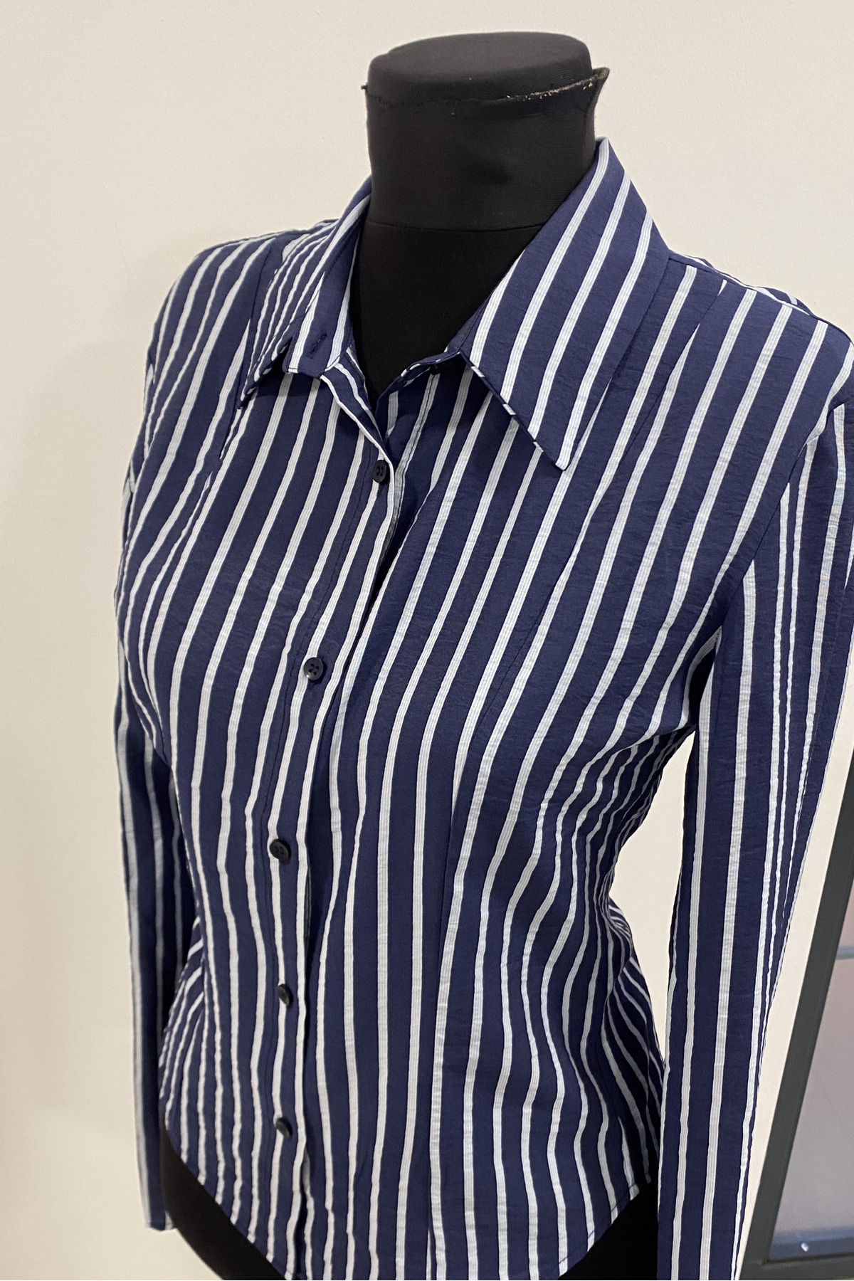 PERA MODA Vücuda Oturan Beli Saran İspanyol Kol Çizgili Gömlek görsel 5