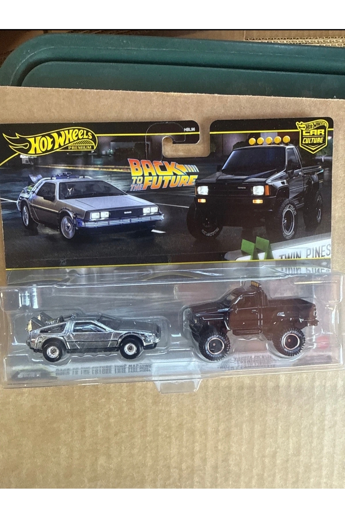 HOT WHEELS Premium Back to the Future Geleceğe Dönüş İkili Paket