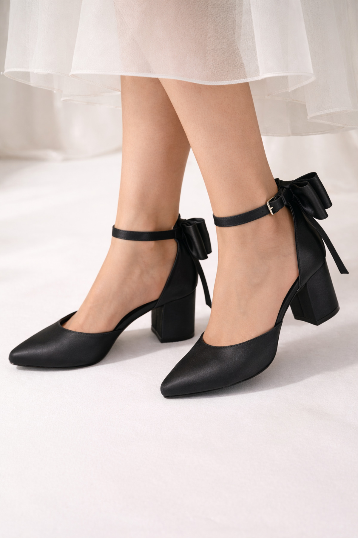 CRAFT MODA  Fiyonklu Bilekten Bantlı İnce Topuklu Stiletto Kadın Ayakkabı