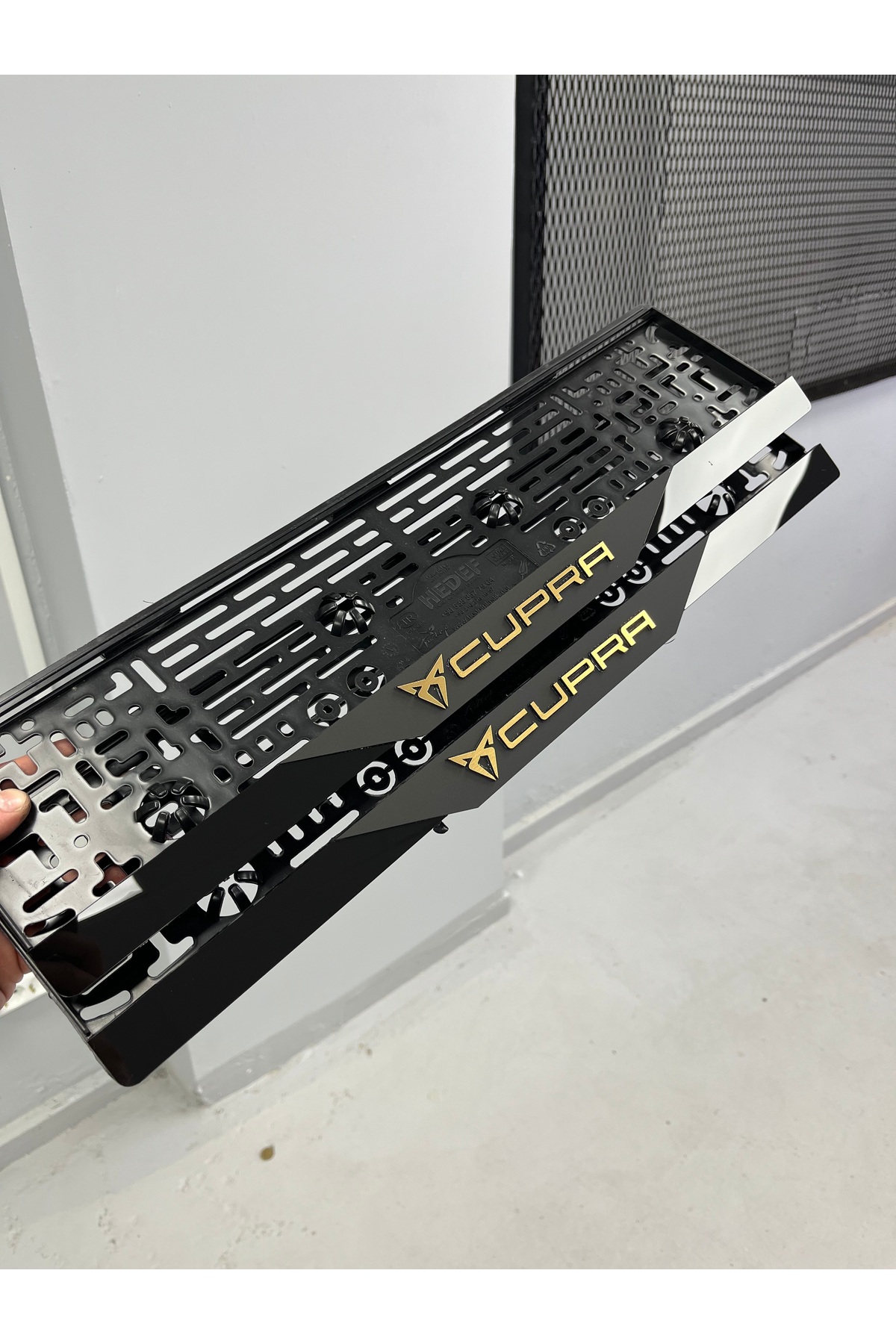 Barcode Works CUPRA MODEL TAKMATİK PLEKSİ PLAKALIK ANTRASİT SİYAH