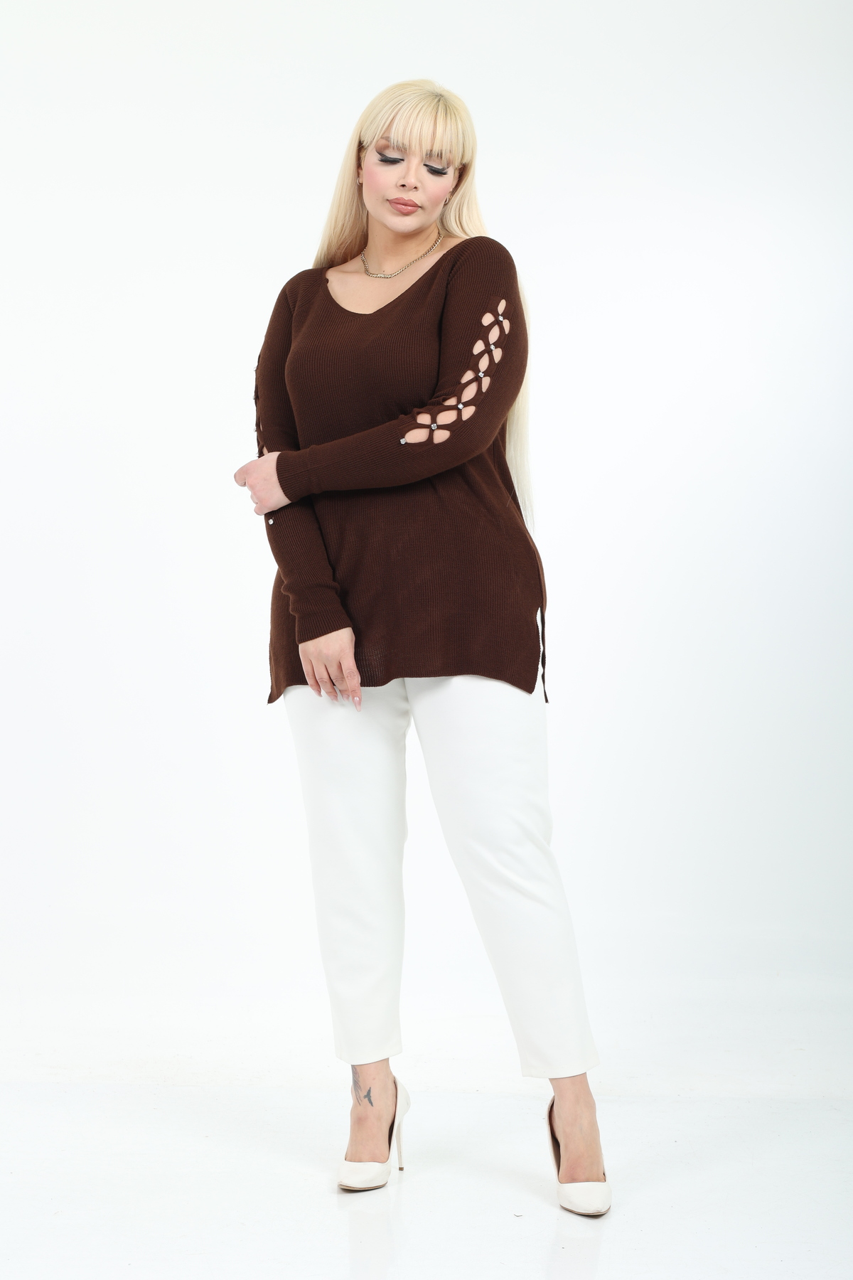 MJORA  Kahverengi V Yaka Kol Detaylı Triko Örme Taşlı Kazak - Görsel 7