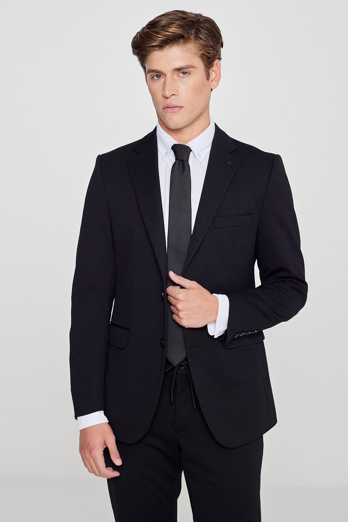 AC&Co / Altınyıldız Classics  Erkek Siyah Slim Fit Dar Kesim Mono Yaka Beli Bağlamalı Kapak Cepli Esnek Takım Elbise - Görsel 2