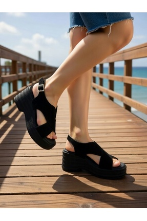 Demashoes Lüx Dolgu Taban Ortopedik Çift Bant Asimetrik Kesim Detaylı Sandalet