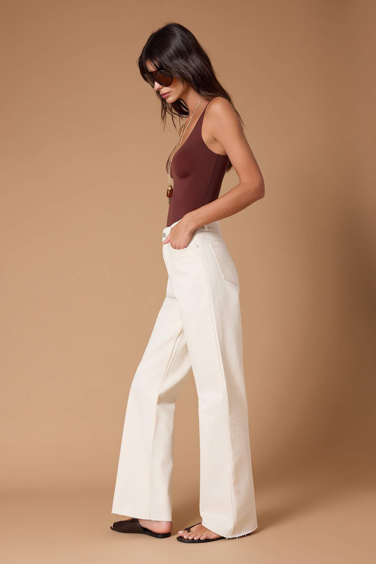 Trendyolmilla  Ekru Paçası Kesikli Yüksek Bel Straight %100 Pamuk Non-Stretch Jeans TWOAW25JE00378 - Görsel 2