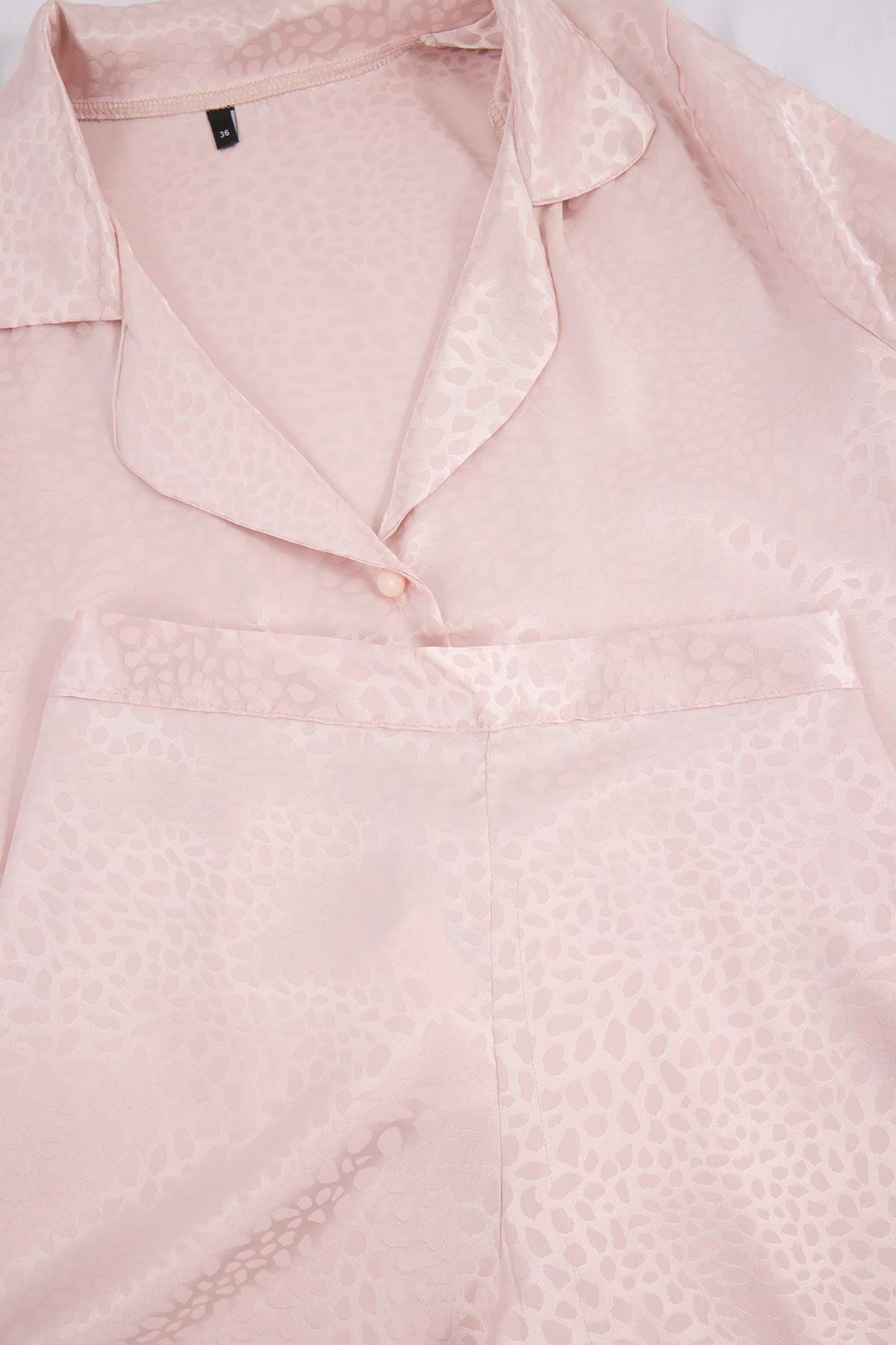 Trendyolmilla  Pudra Leopar Desenli Saten Dokuma Pijama Takımı THMSS26PT00209 - Görsel 6