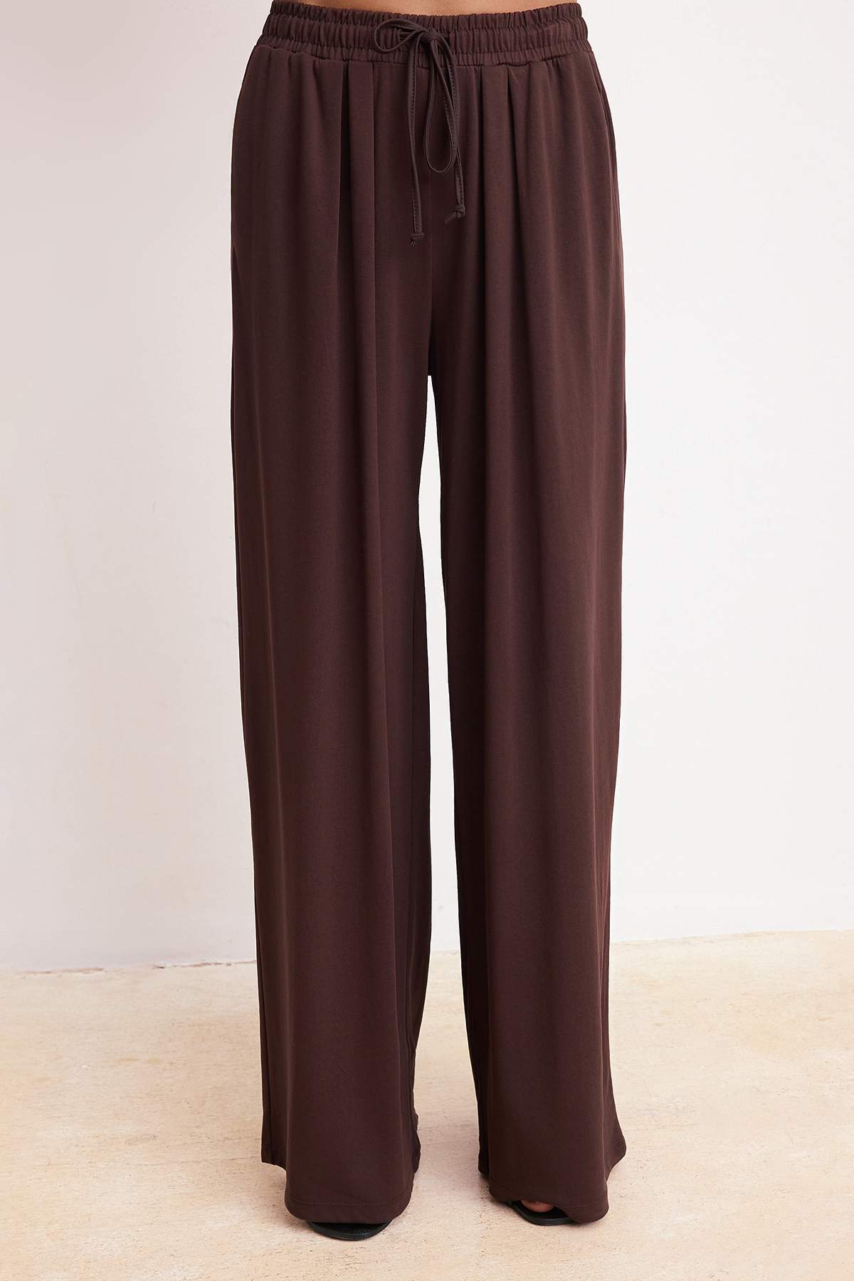 Trendyolmilla  Kahverengi Fitted/Vücuda Oturan Kolsuz Pike Örme Alt-Üst Takım TWOSS26AU00039 - Görsel 3