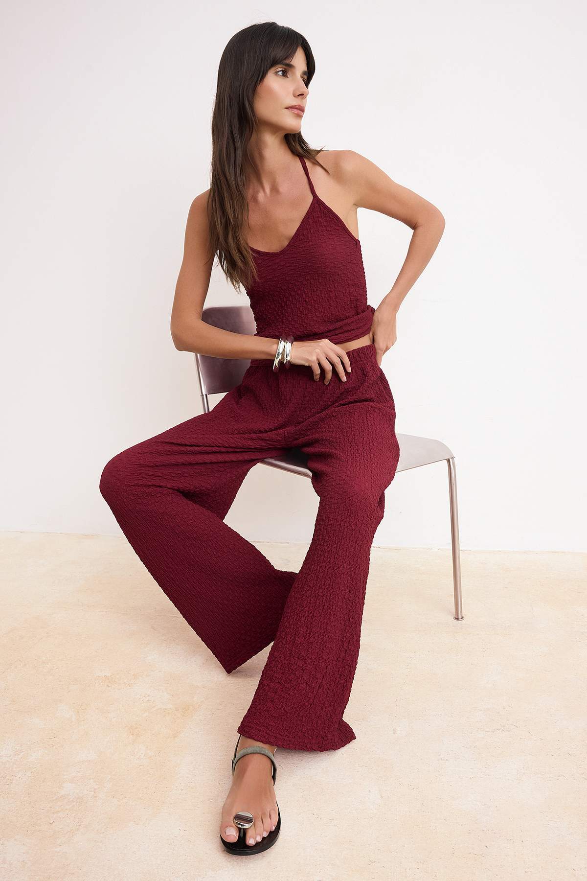 Trendyolmilla  Bordo Fitted/Vücuda Oturan Kolsuz Geniş Paça Dokulu Örme Alt-Üst Takım TWOSS26AU00080