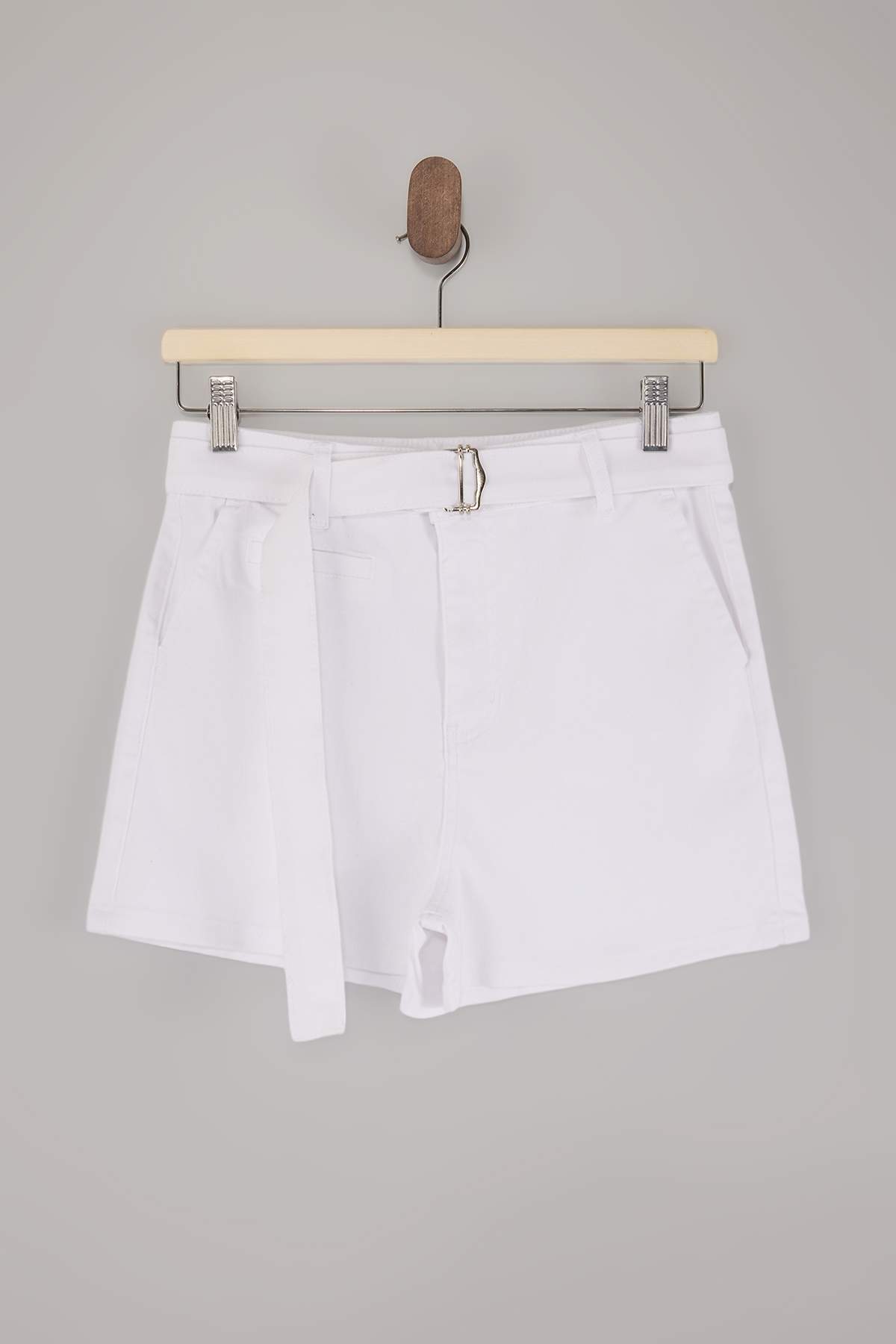 Trendyolmilla  Beyaz Gabardin Kısa Kemerli Şort & Bermuda TWOSS26SR00045 - Görsel 5