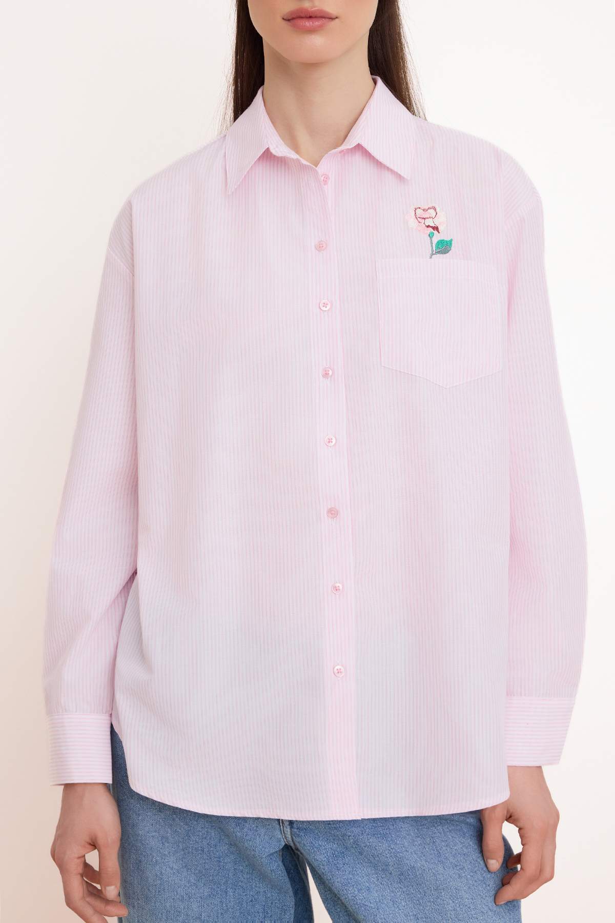 Trendyolmilla  Pembe Çizgili Nakış Detaylı Oversize Gömlek TWOSS26GO00116 - Görsel 3