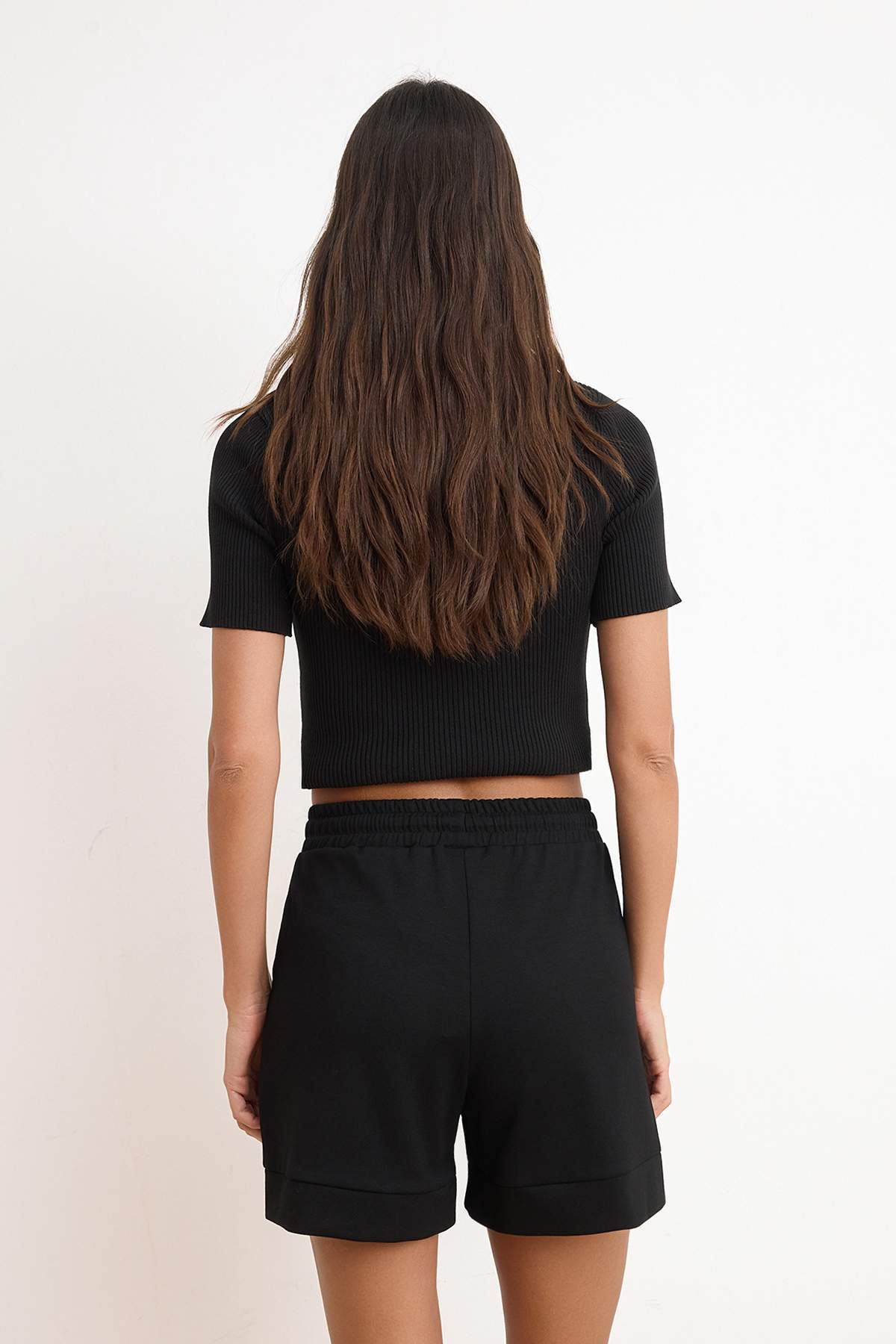 Trendyolmilla  More Sustaniable Siyah Regular Normal Bel Boru Paça Kısa Modal Örme Şort & Bermuda TWOSS26SR00028 - Görsel 4