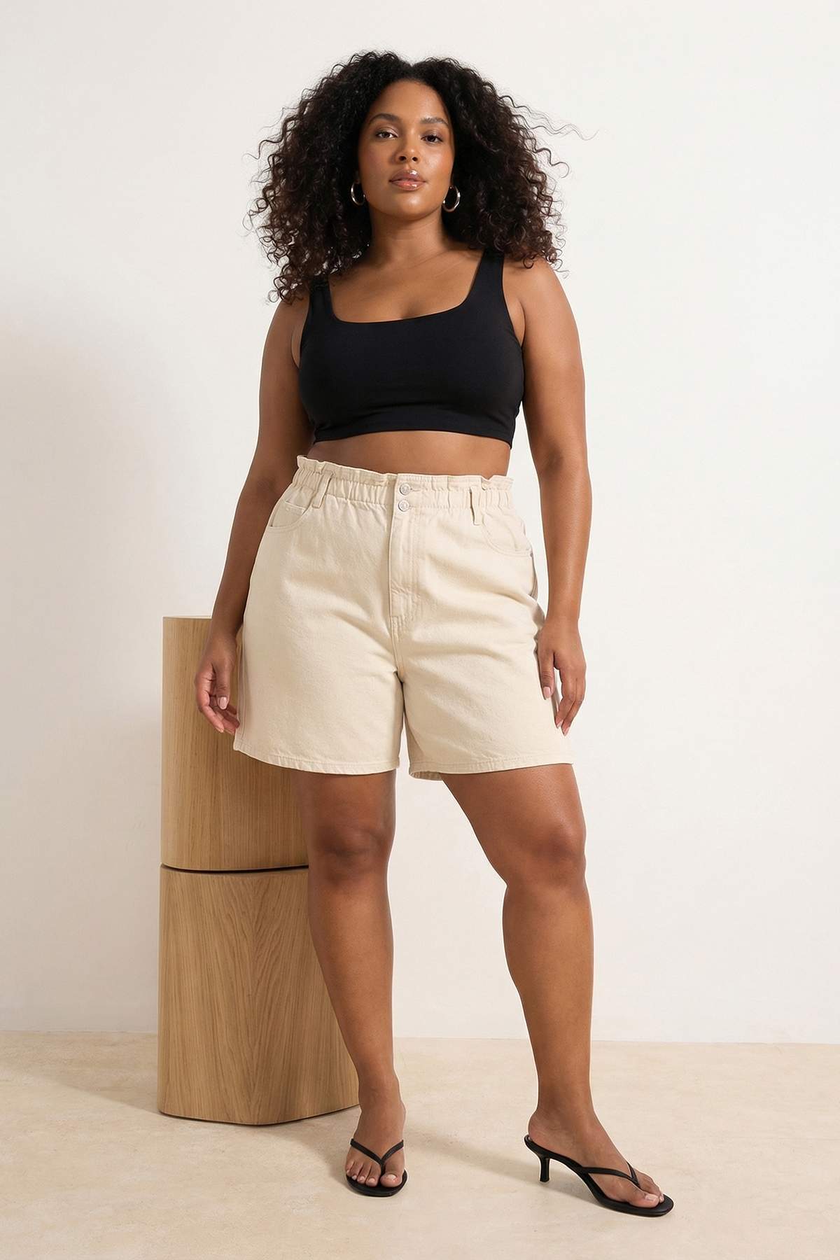 Trendyolmilla  Bej Lastikli Yüksek Bel Geniş Kesim %100 Pamuk Non-Stretch Büyük Beden Denim Şort TBBSS22JE00015 - Görsel 3