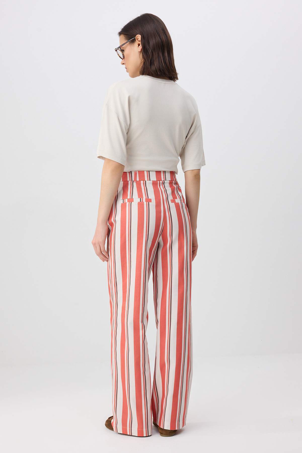 Trendyolmilla  Kırmızı-Çok Renkli Gabardin Çizgili Desenli Wide Leg/Geniş Paça Pantolon TWOSS26PL00085 - Görsel 6