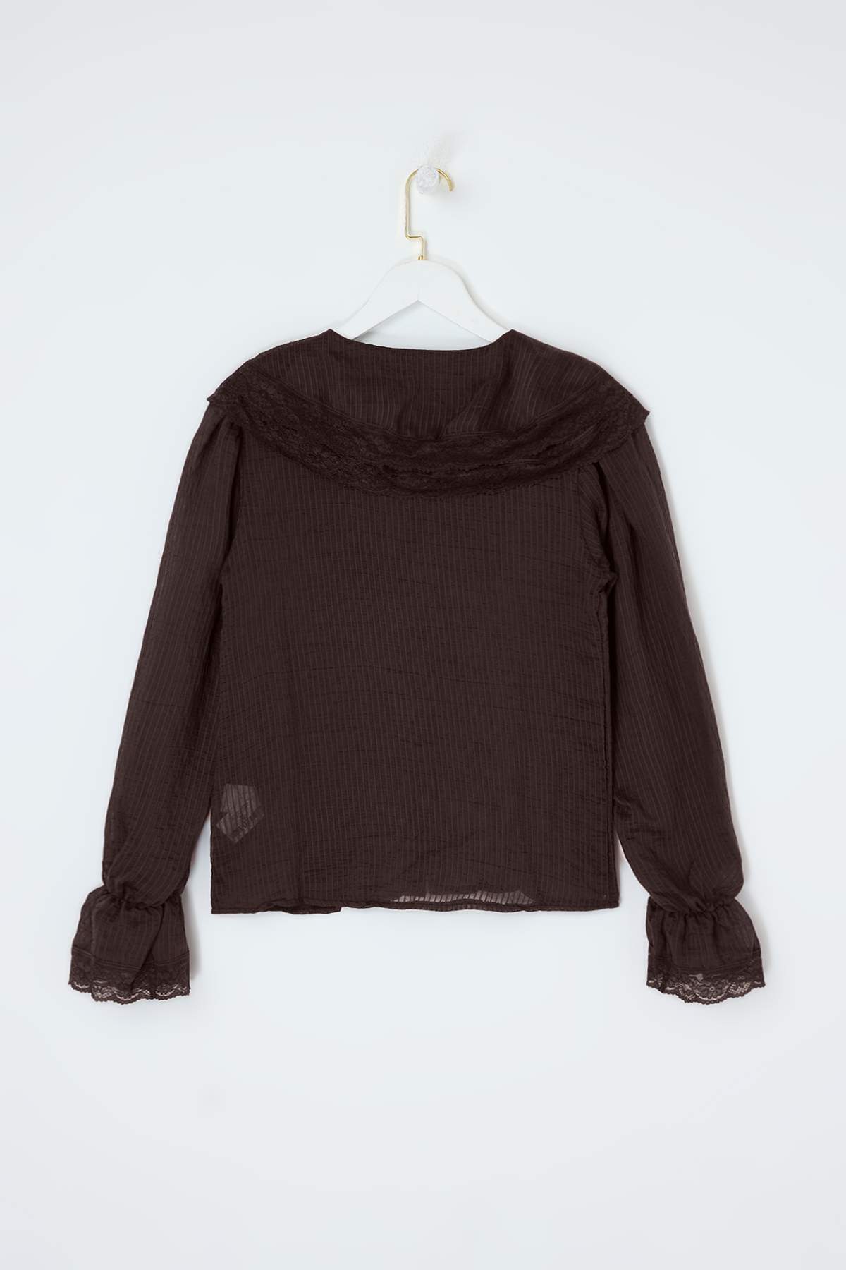 Trendyolmilla  Limited Edition Kahverengi Hafif Transparan Dantel Garnili Gömlek TWOSS26GO00123 - Görsel 2