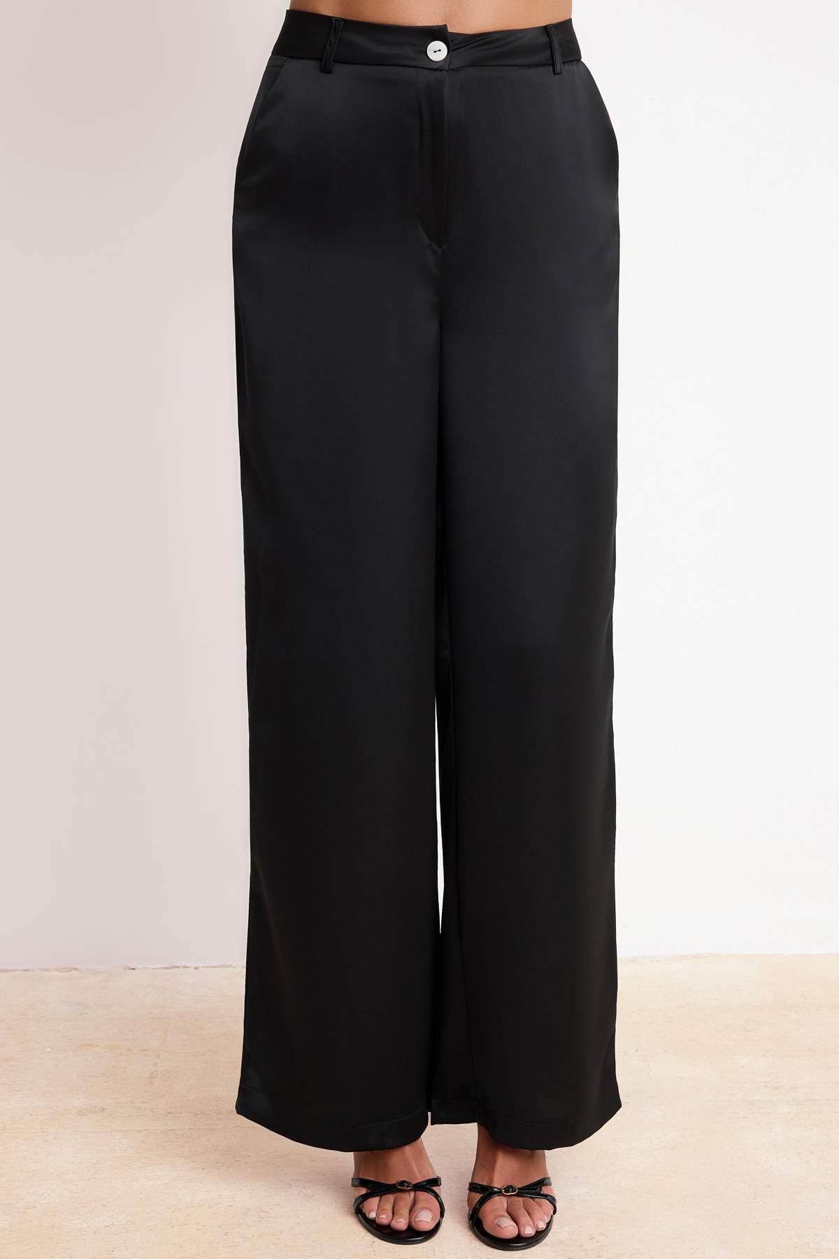 Trendyolmilla  Siyah Düz Degaje Yaka Kolsuz Dokuma Saten Party Alt - Üst Takım TPRAW26AU00005 - Görsel 3