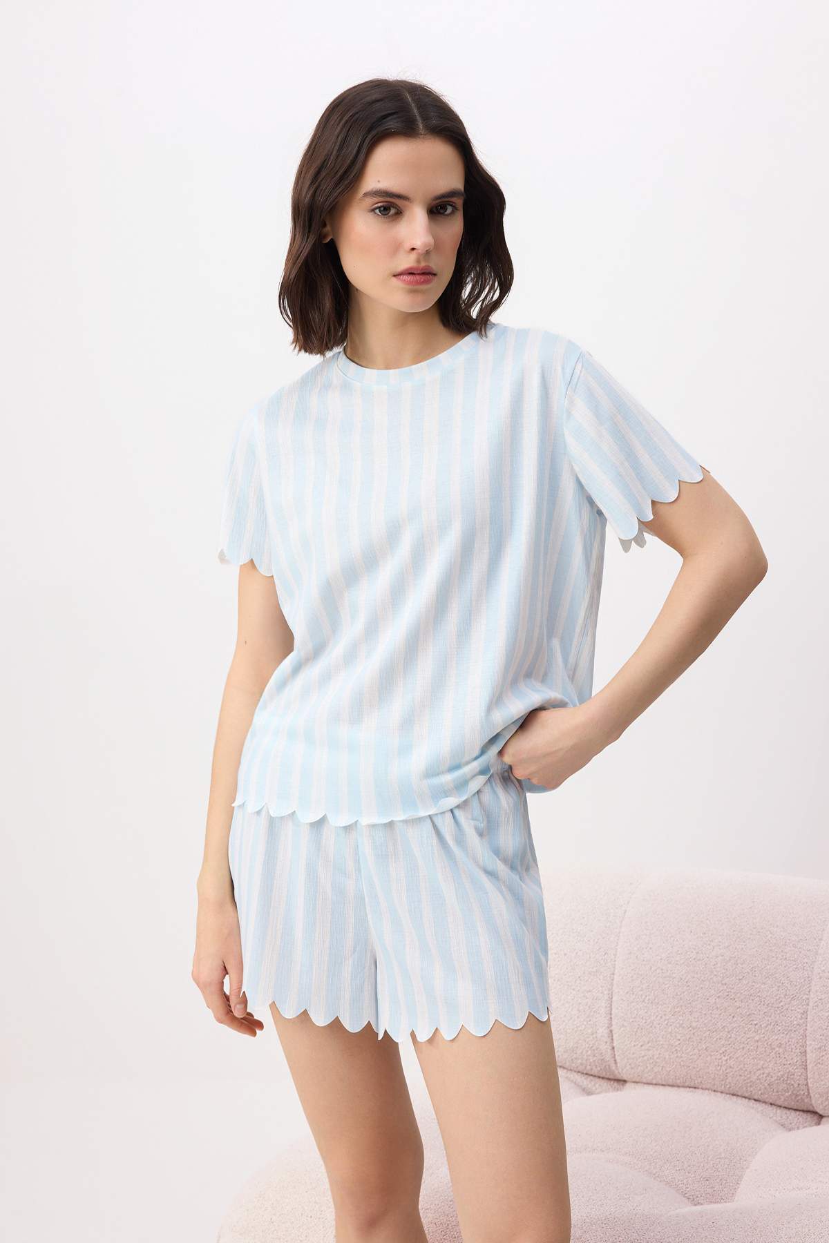 Trendyolmilla Mavi Çizgili Nakış Detaylı Yumuşak Tuşeli Örme Pijama Takımı THMSS26PT00090