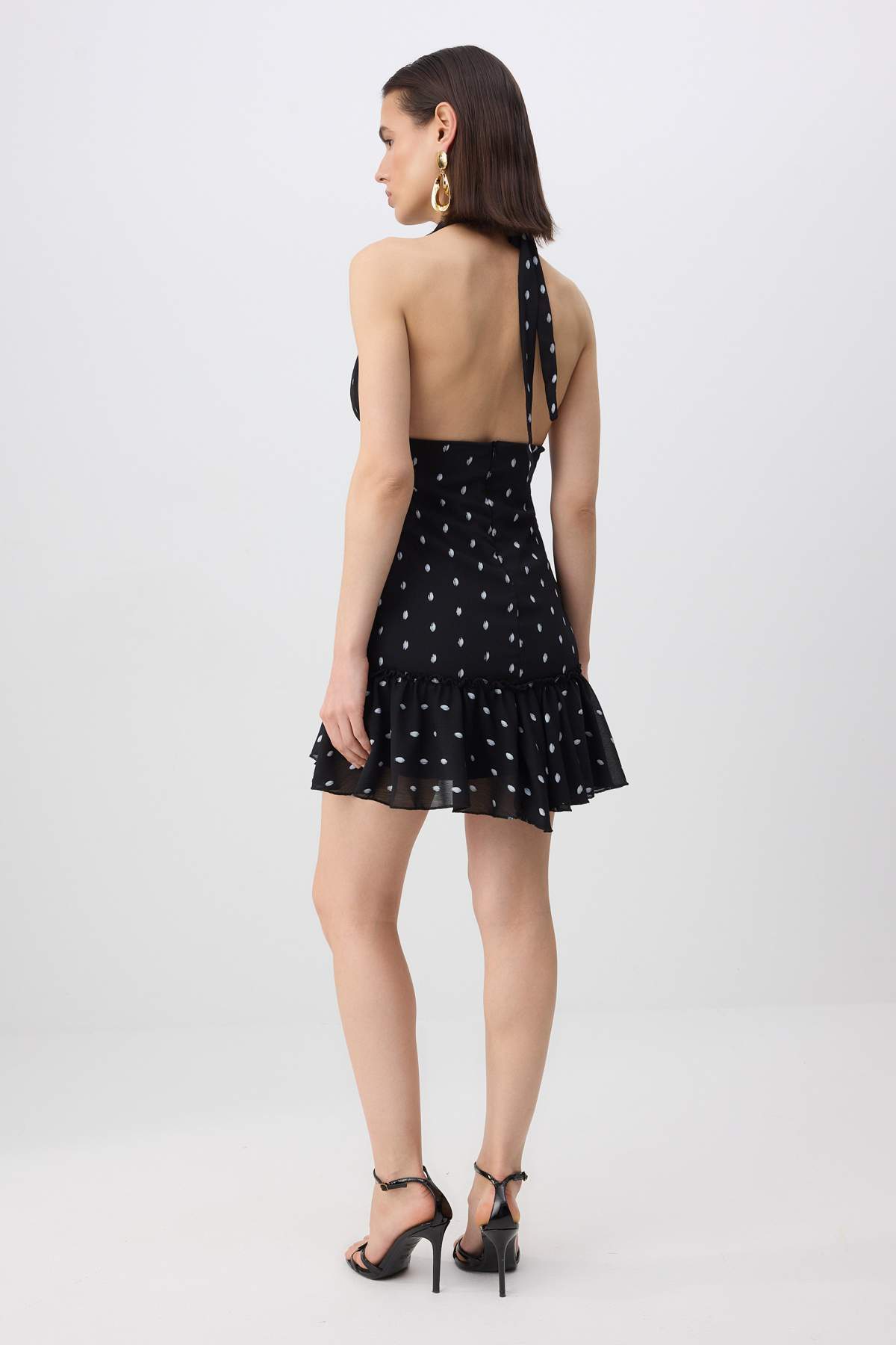 Trendyolmilla  Siyah Puantiyeli Şifon Astarlı Mini Şık Elbise TPRSS26EL00145 - Görsel 4