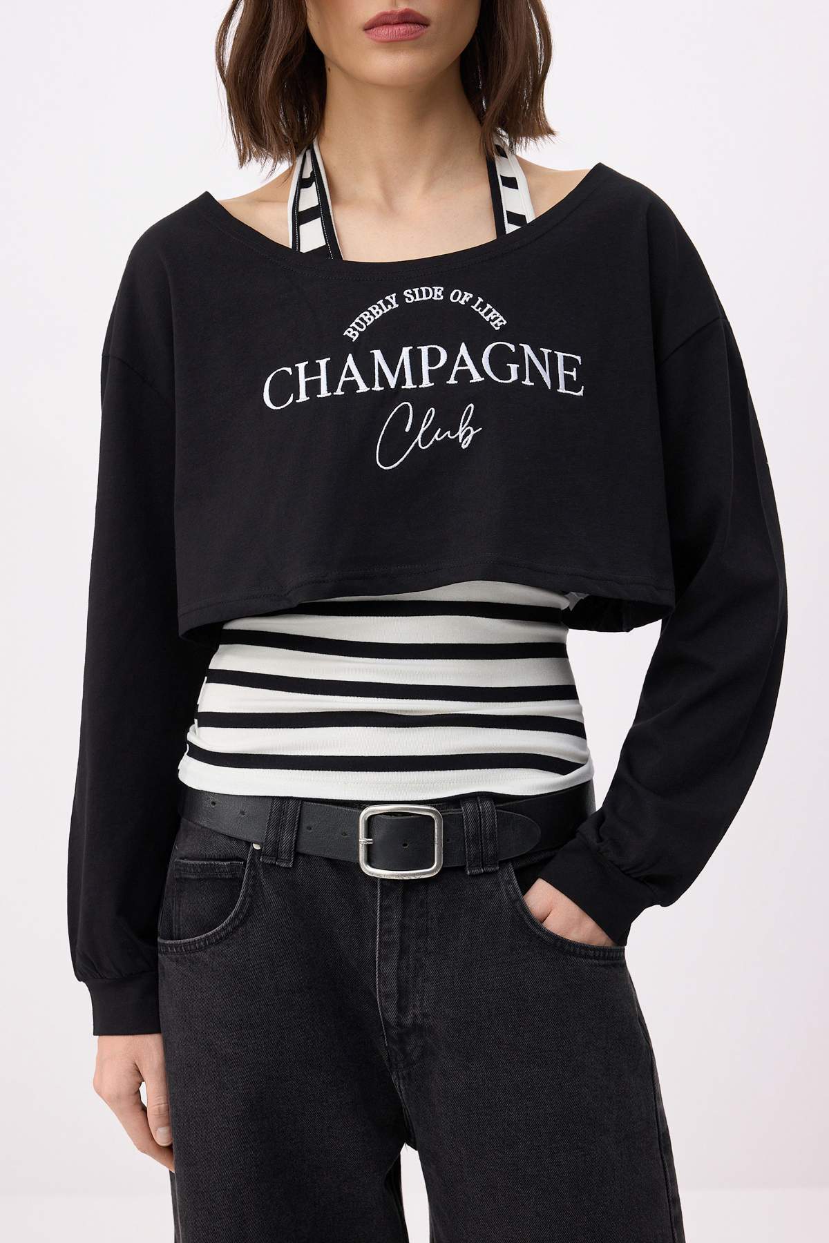 Trendyolmilla  Siyah 2'li Nakışlı Asimetrik Yaka Uzun Kol Crop Örme T-Shirt TWOSS26TS00226 - Görsel 3