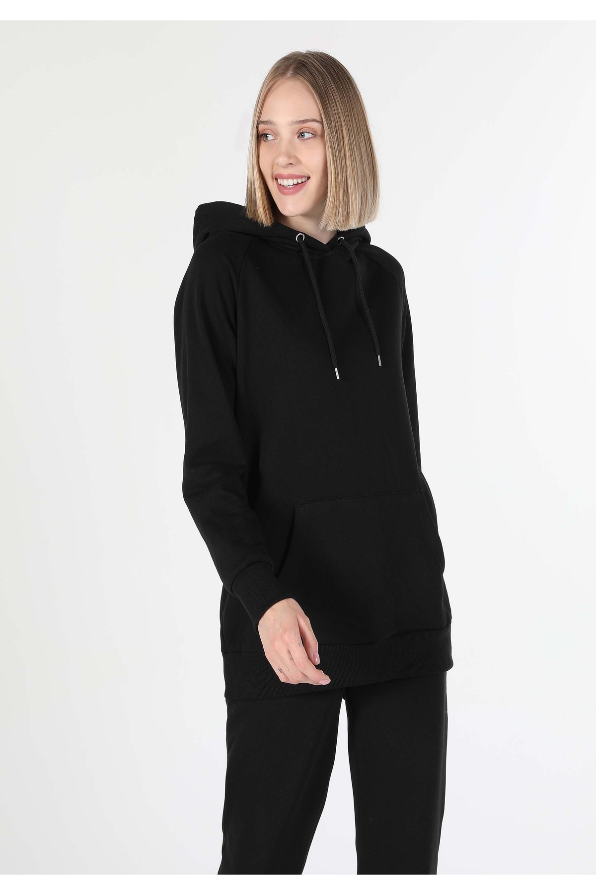 Colin’s  Regular Fit Kapüşonlu Düz Kadın Siyah Sweatshirt