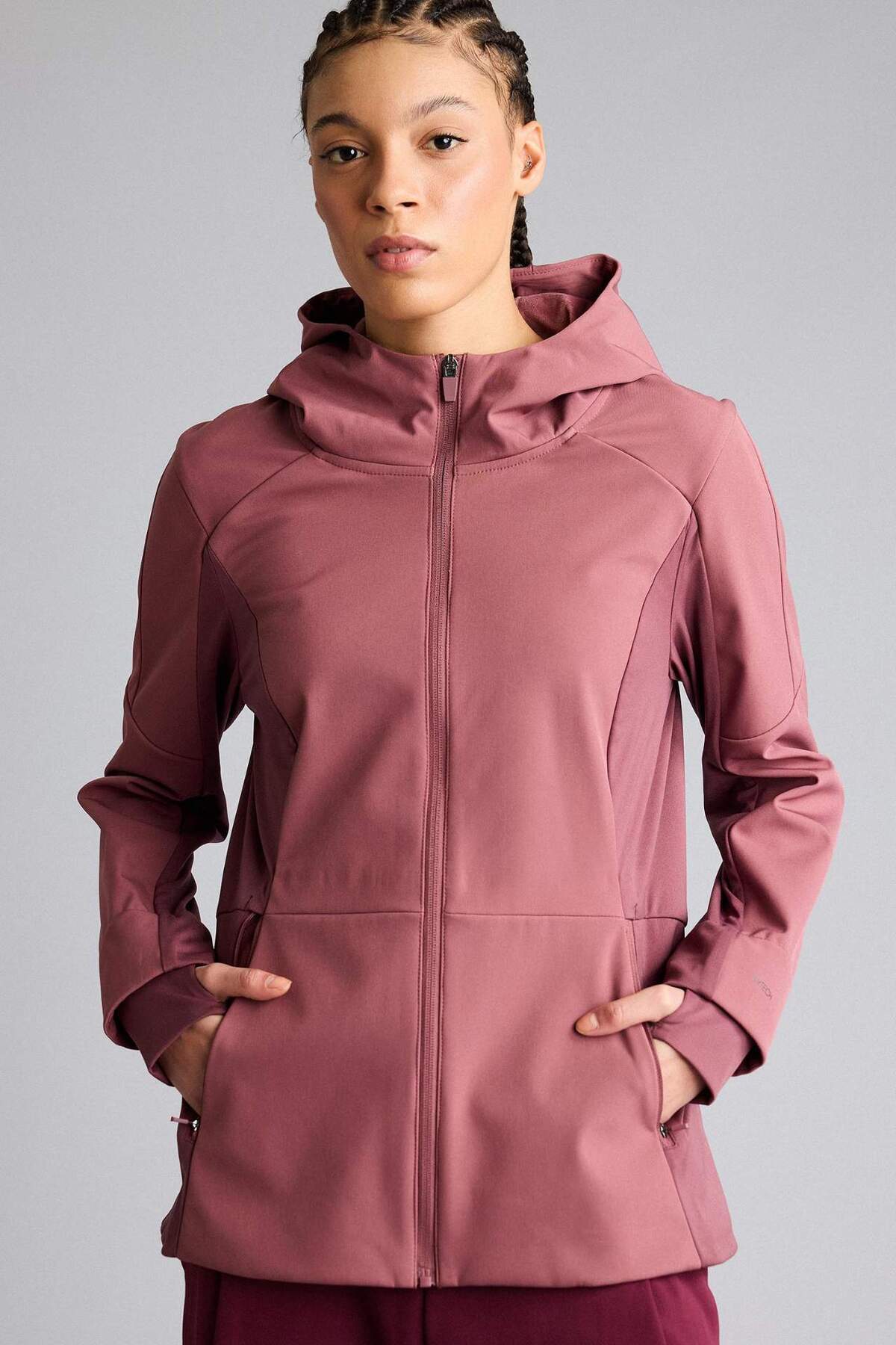 DeFacto Rüzgar Geçirmez Su İtici Slım Fıt Kapüşonlu Fermuarlı Softshell Mont G0237AX26SP