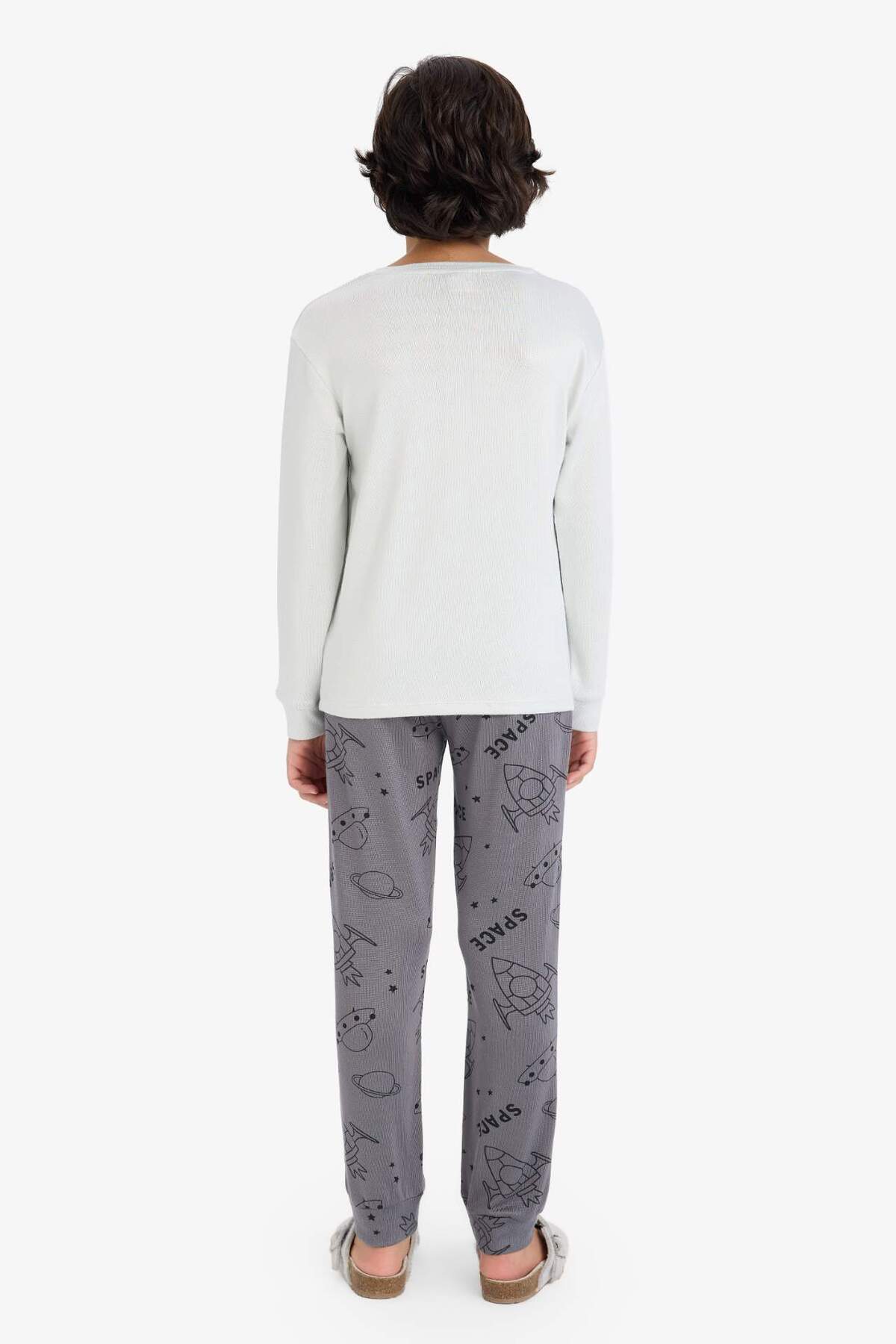 Defacto Termal Pijama Takımı Baskılı Uzun Kollu Üst Uzun Alt Erkek Çocuk F3349A825WN fotoğrafı 5 (önizleme)