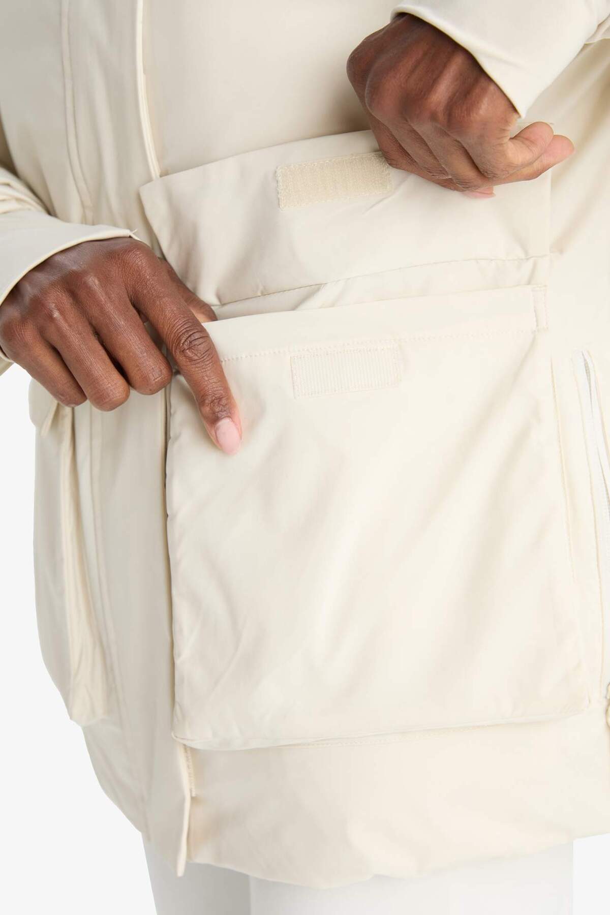 Defacto  Su İtici Regular Fit Kapüşonlu Fermuarlı Cepli Kışlık Mont C6032AX25WN - Görsel 6