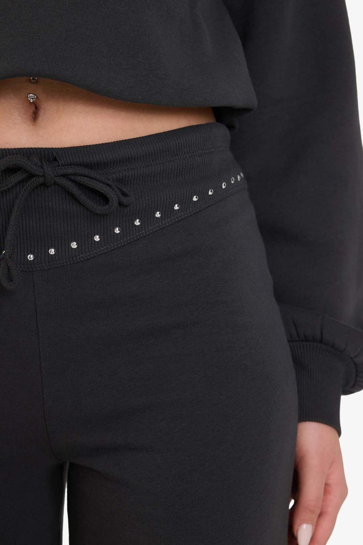 DeFacto Straight Fit Beli Bağcıklı Geniş Paça Eşofman Altı G7373AX25CW görsel 5