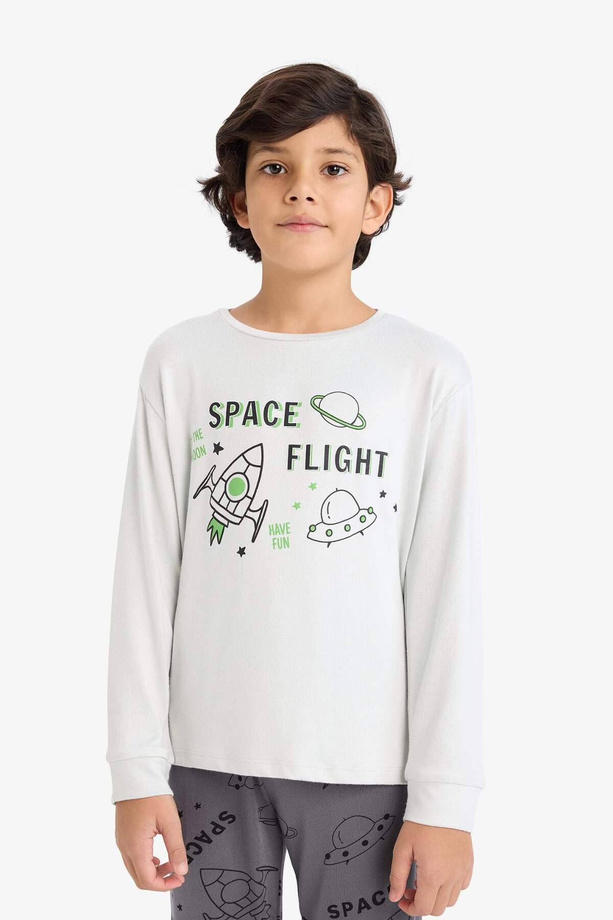 Defacto Termal Pijama Takımı Baskılı Uzun Kollu Üst Uzun Alt Erkek Çocuk F3349A825WN fotoğrafı 3 (önizleme)