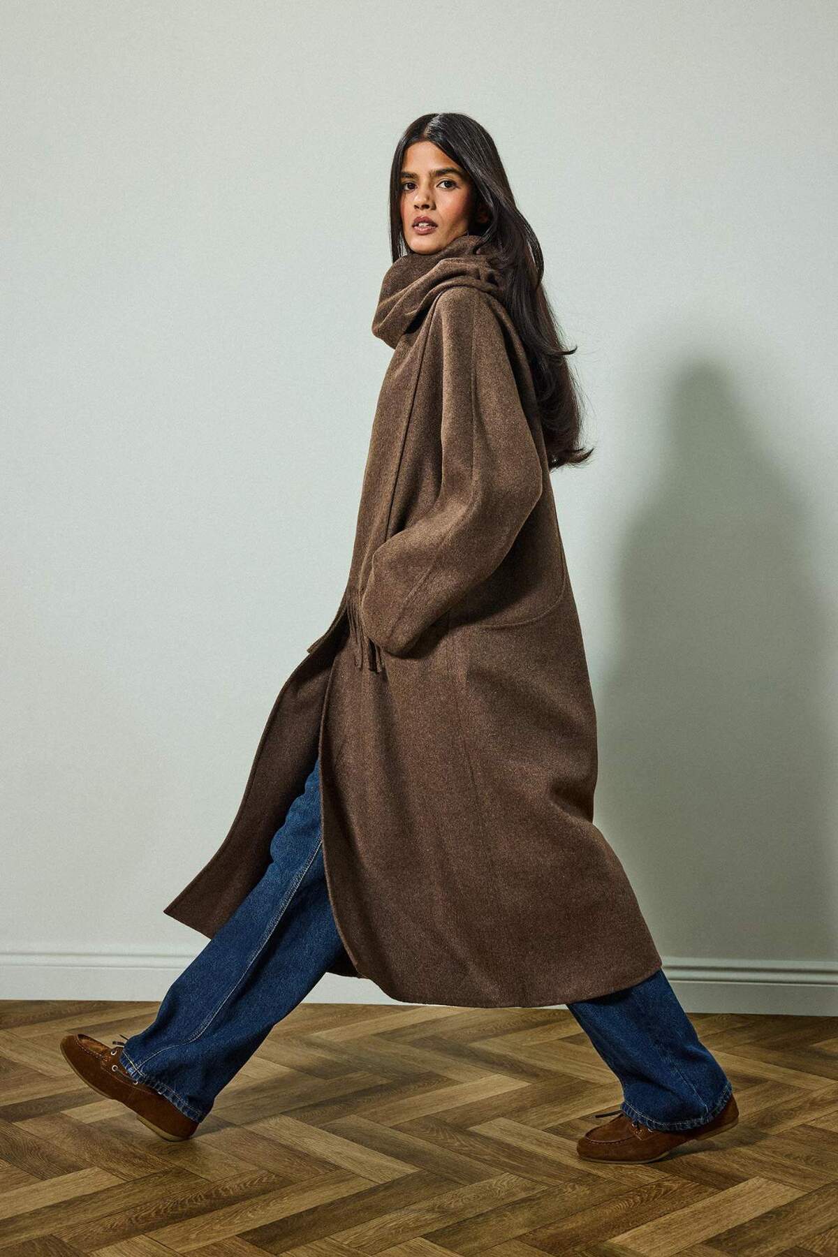 Defacto  Yün Karışımlı Çıkarılabilir Atkılı Relax Fit Uzun Kaşe Kaban F5550AX25WN - Görsel 2