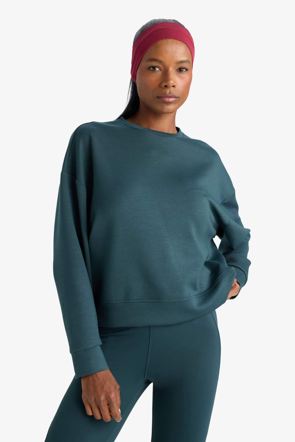 DeFacto Ultra Yumuşak Oversize Geniş Kalıp Bisiklet Yaka Modal Sweatshirt E8954AX25AU görsel 4