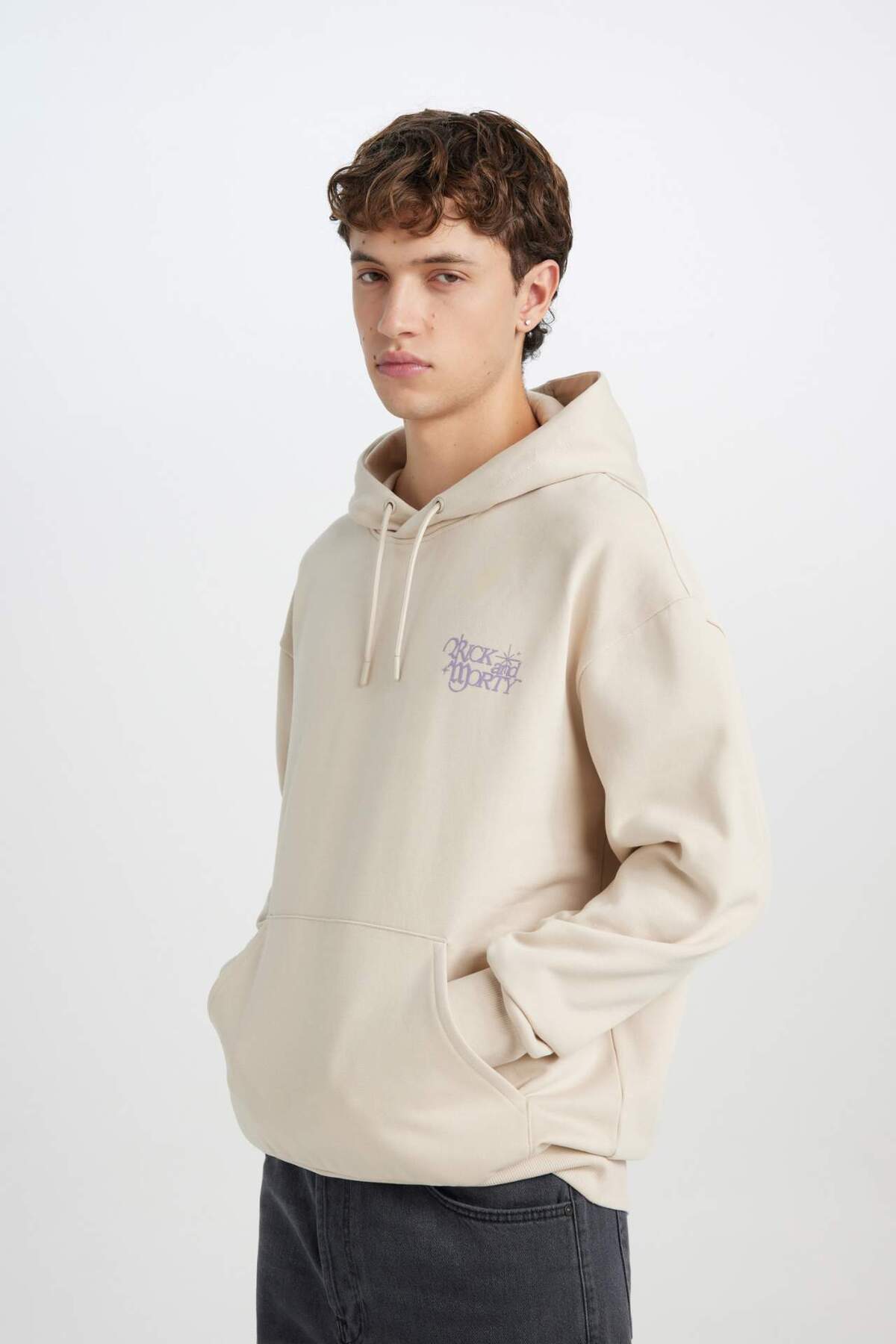 DeFacto Rıck and Morty Boxy Fit Kapüşonlu Baskılı Sweatshirt D6770AX25SP