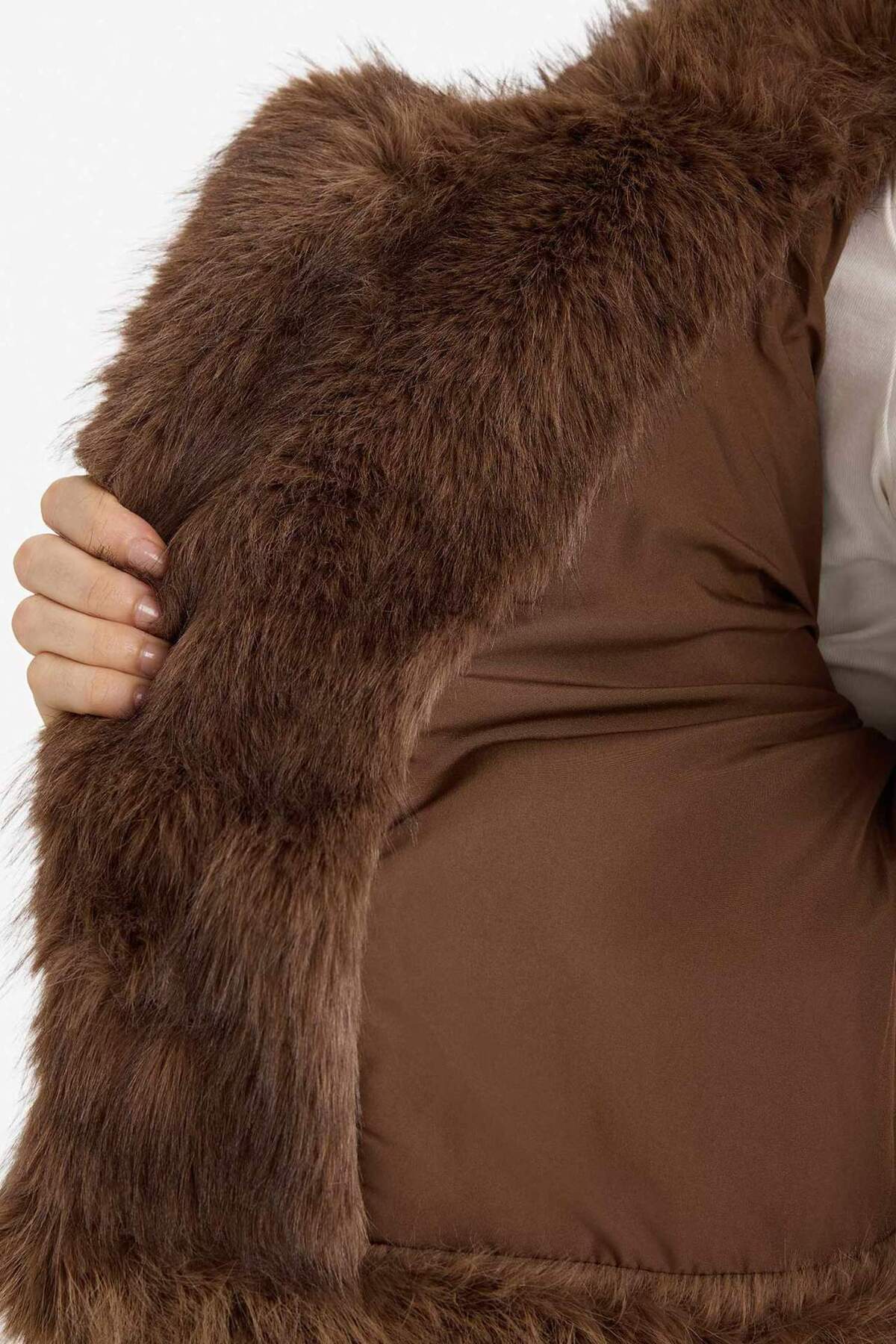 Defacto  Regular Fit Düğmeli Kısa Suni Kürk F2921AX25WN - Görsel 6