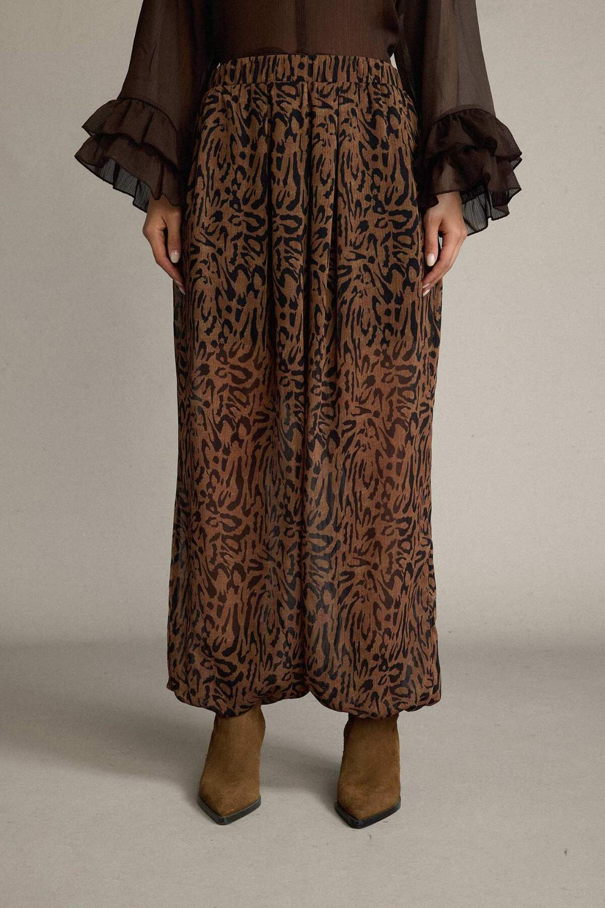 DeFacto Relax Fit Normal Bel Leopar Desenli Şifon Pantolon G5653AX25WN görsel 3