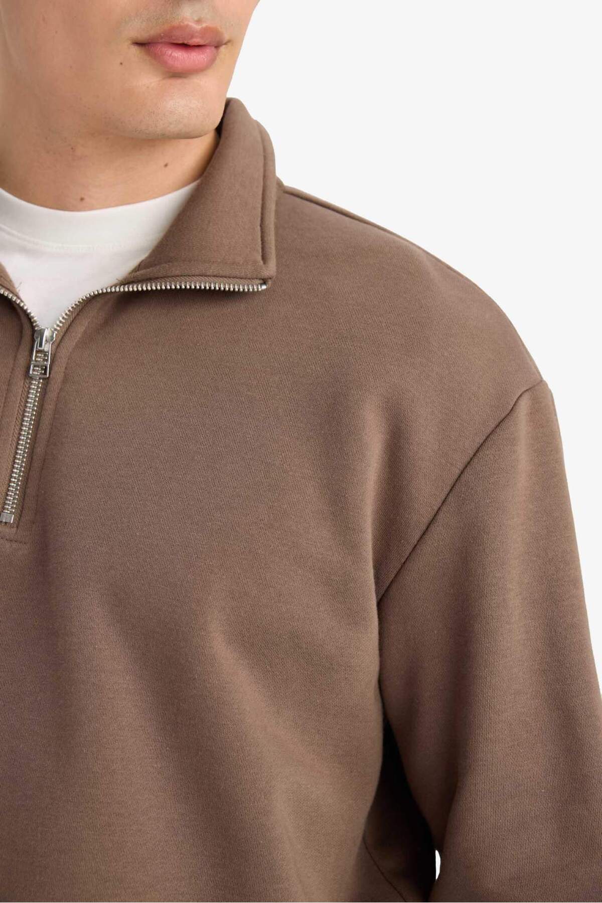 DeFacto Regular Fit Dik Yaka Yarım Fermuarlı Basic Sweatshirt X7405AZ25AU görsel 7